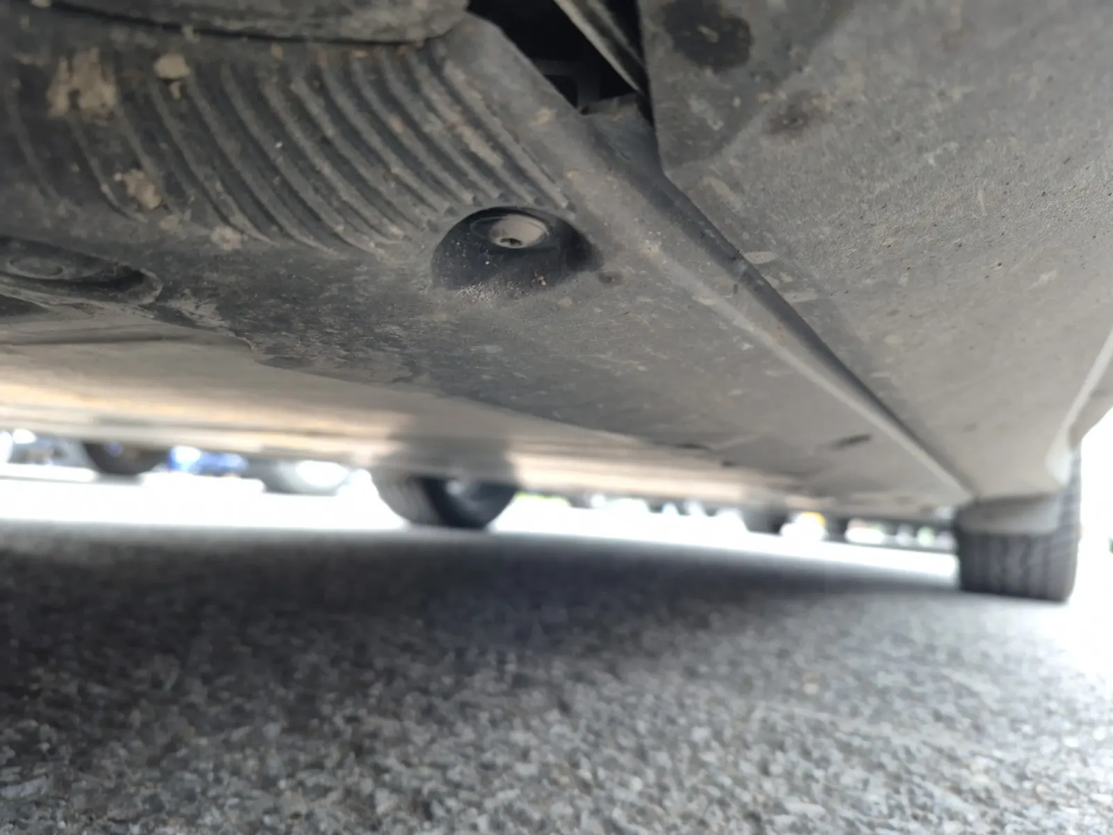 Undercarriage - Driver Photo