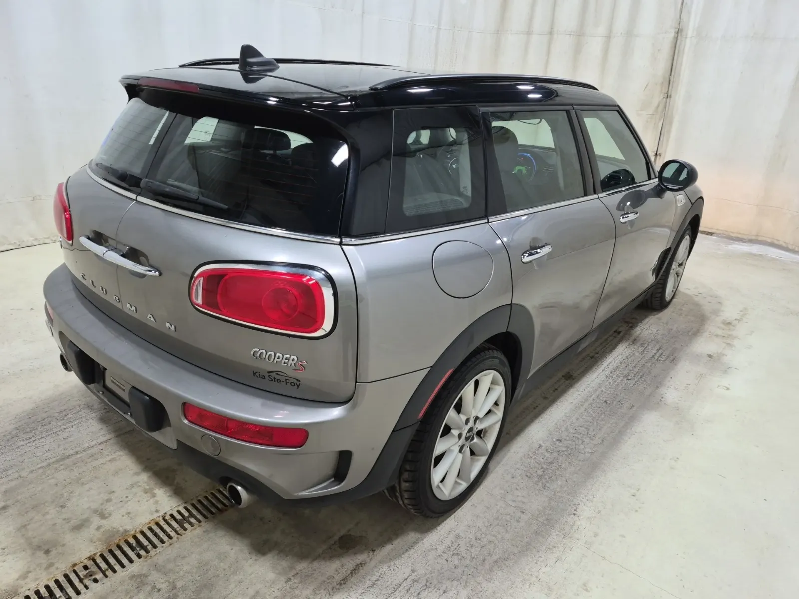 Passenger Rear 3/4 Photo