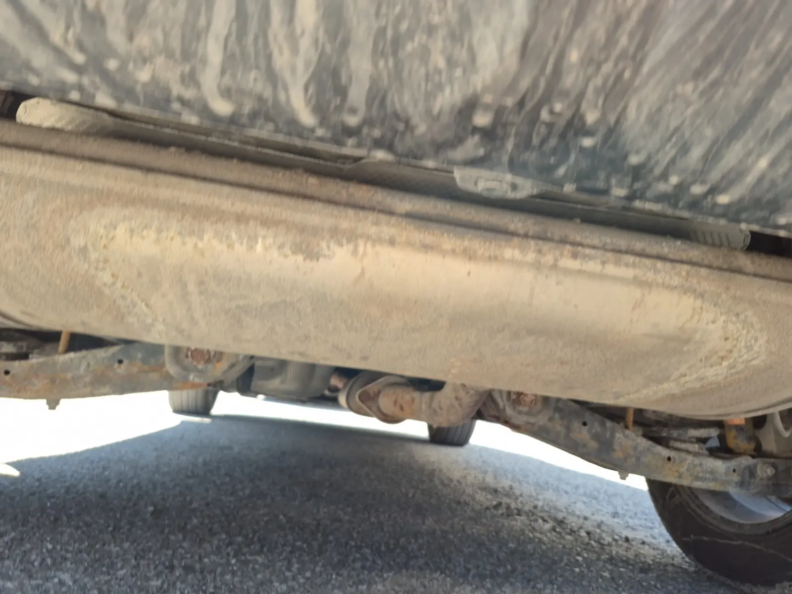 Undercarriage - Rear Photo