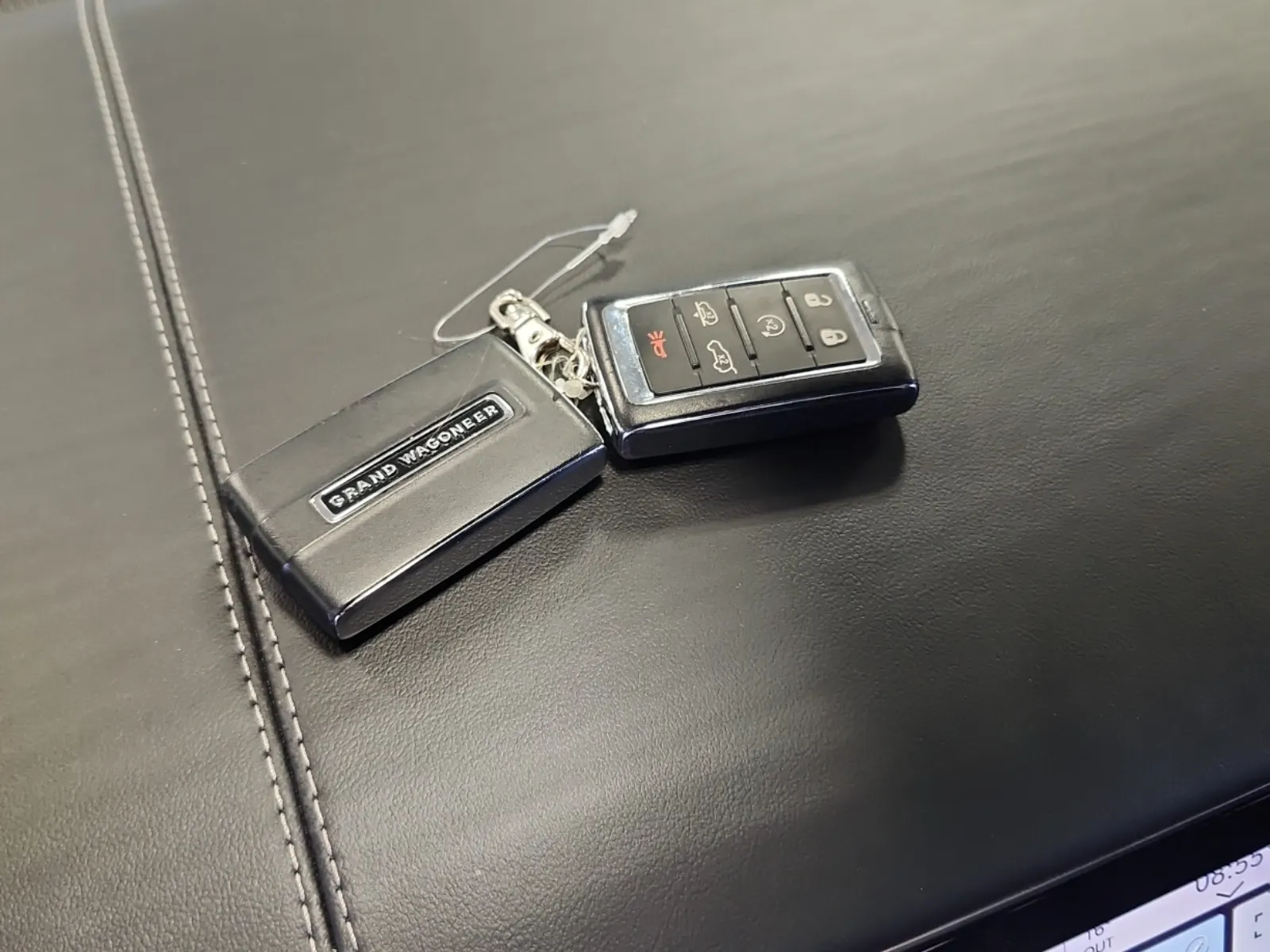 Keys/Fobs/Manual Photo