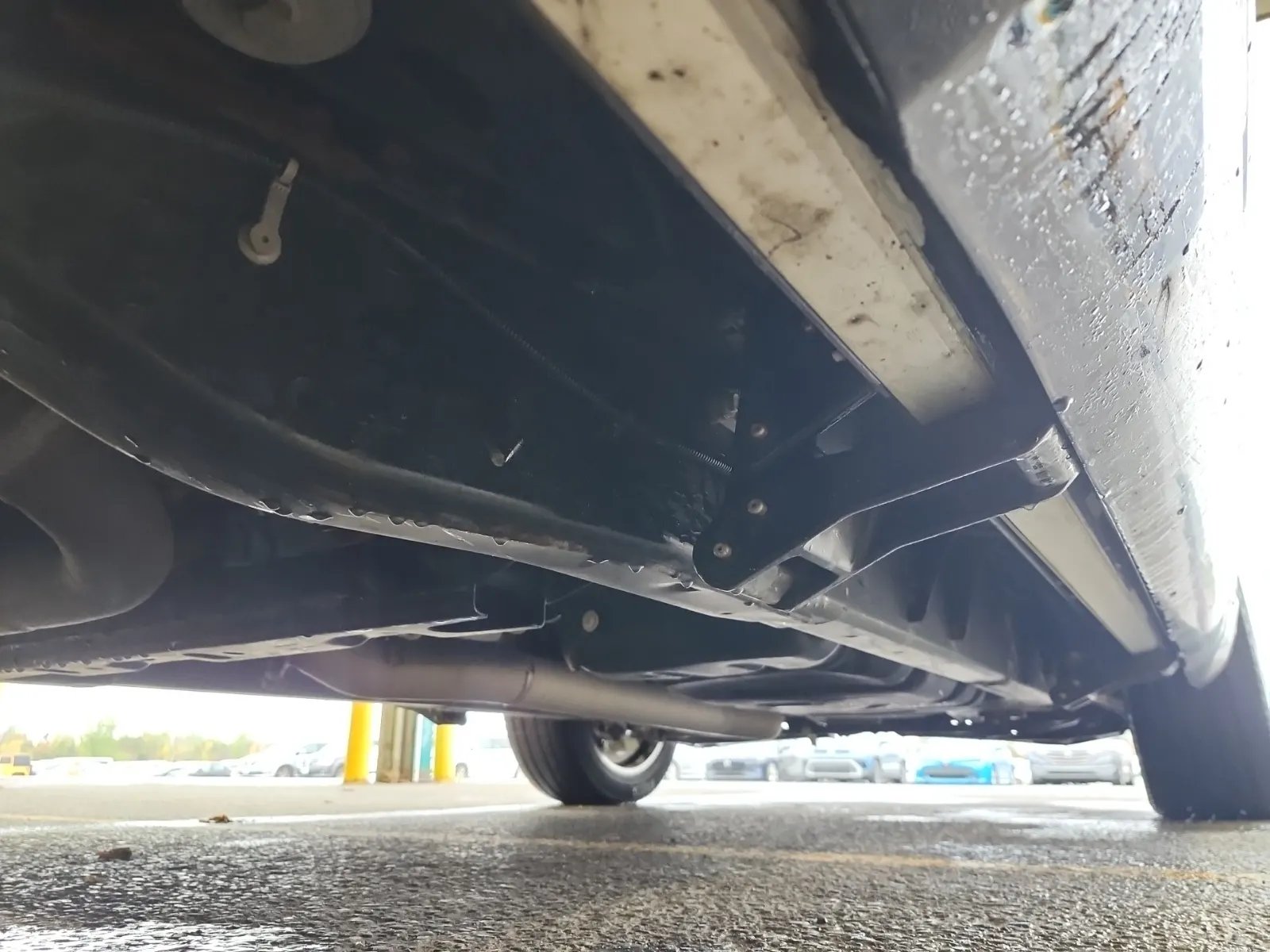Undercarriage - Driver Photo