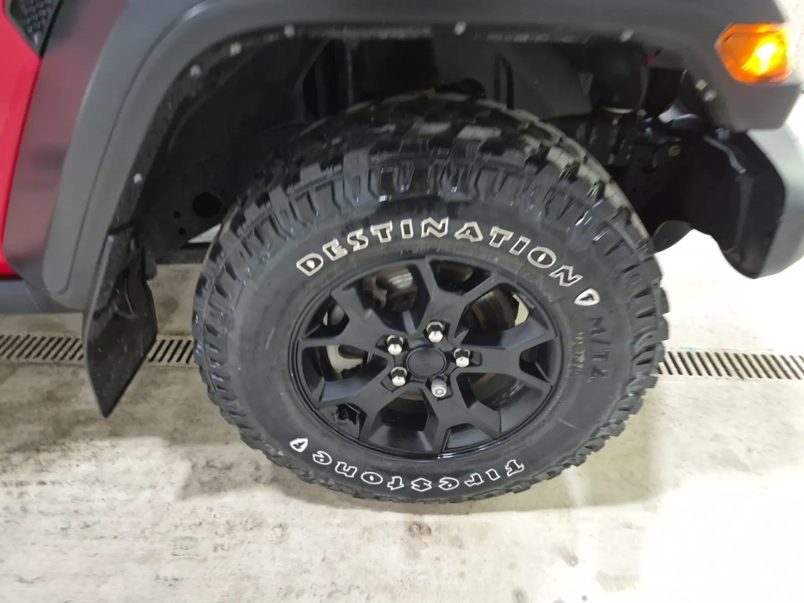 Right Front Wheel/Tire Photo