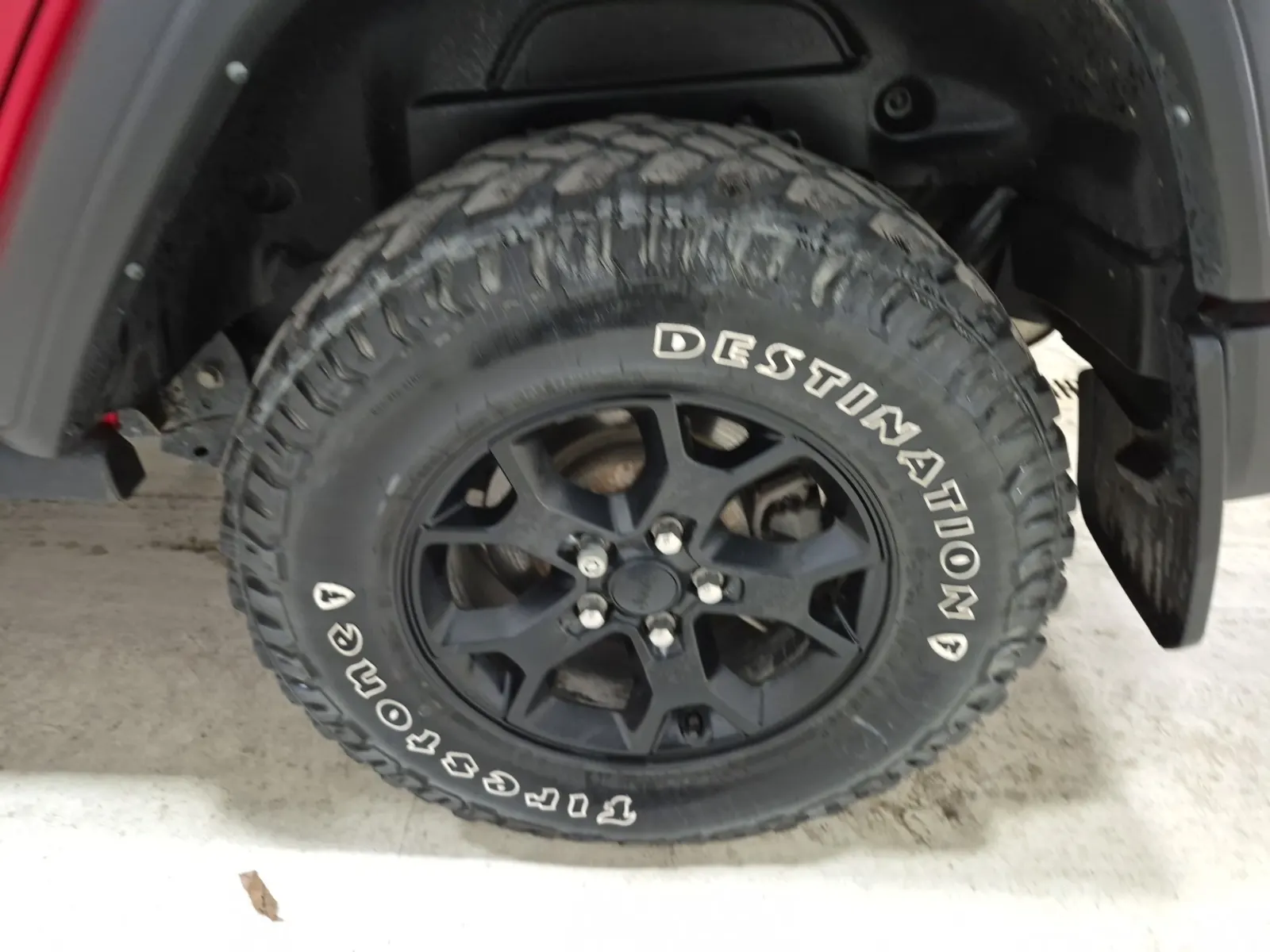 Left Rear Wheel/Tire Photo