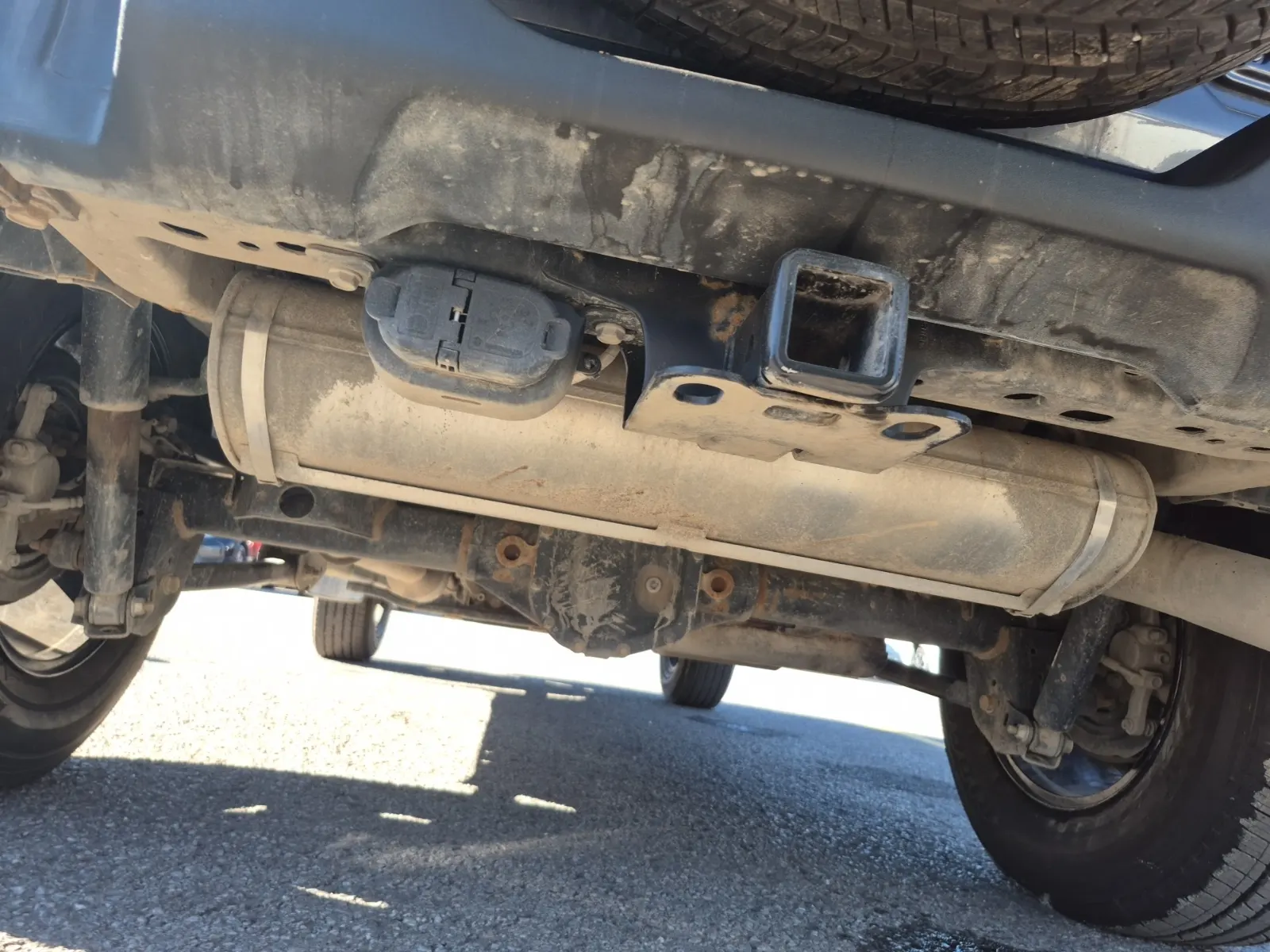 Undercarriage - Rear Photo