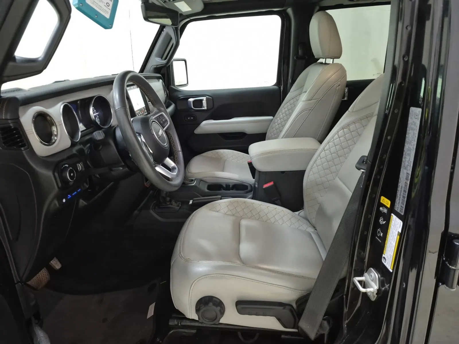 Front Interior Photo