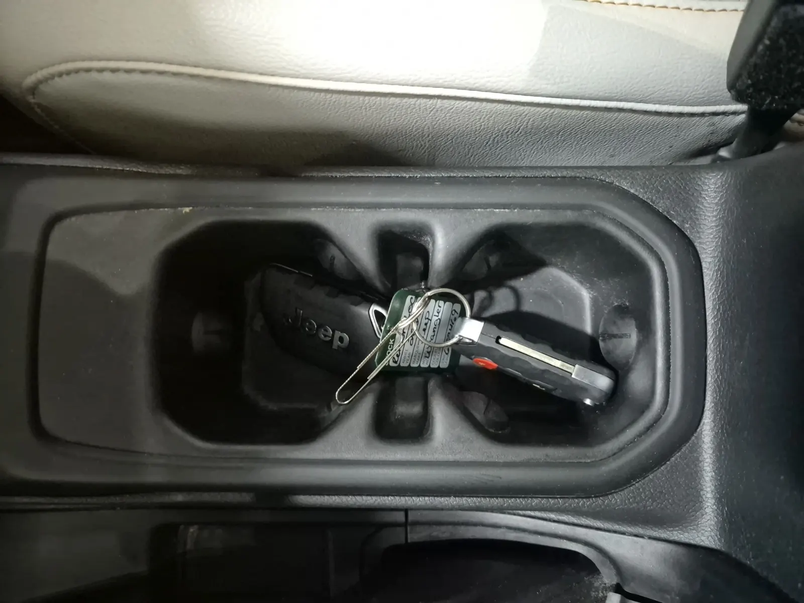 Keys/Fobs/Manual Photo