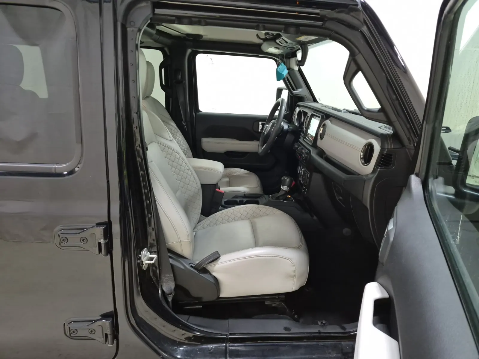 Right Side Interior Photo