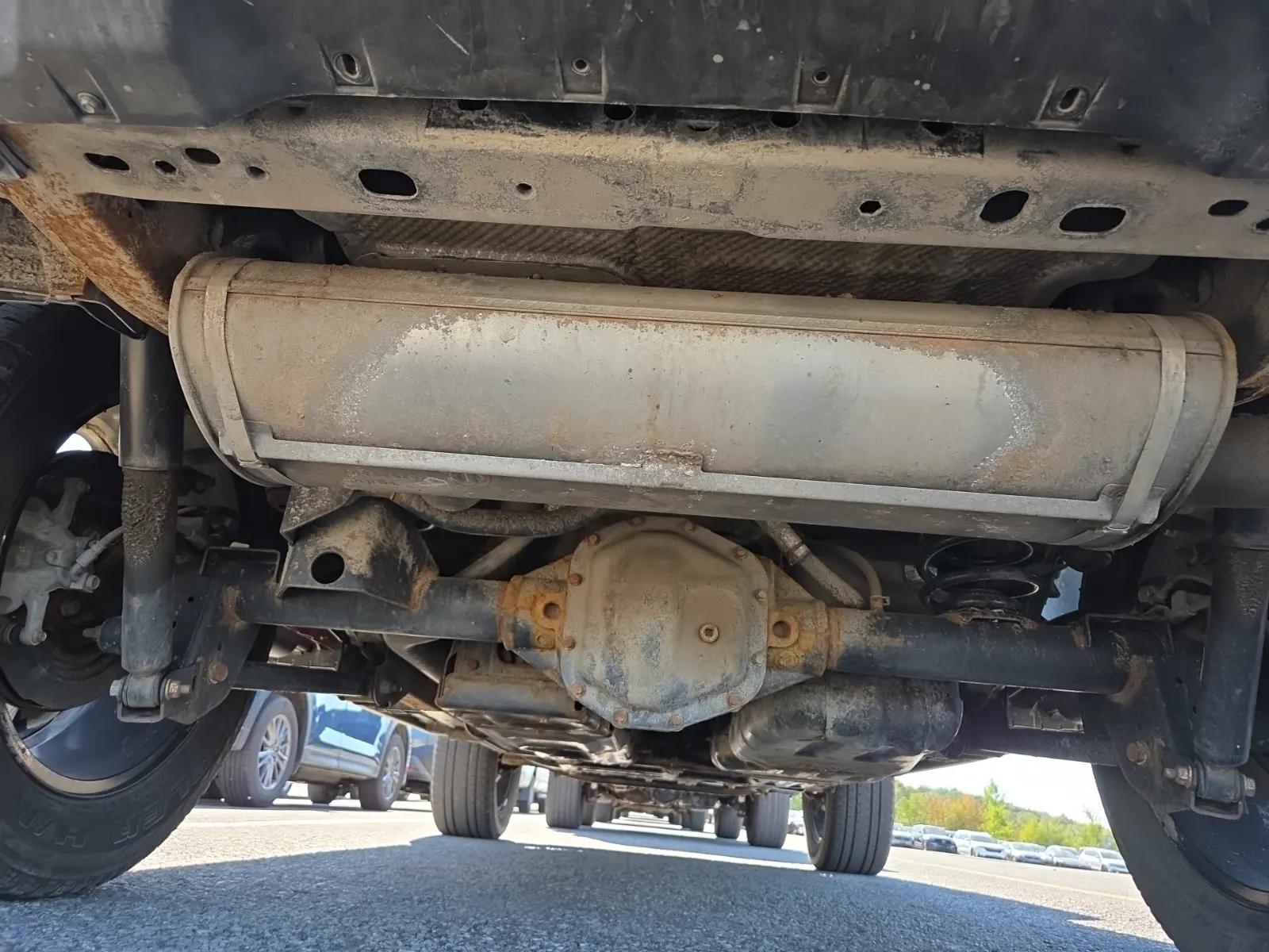 Undercarriage - Rear Photo