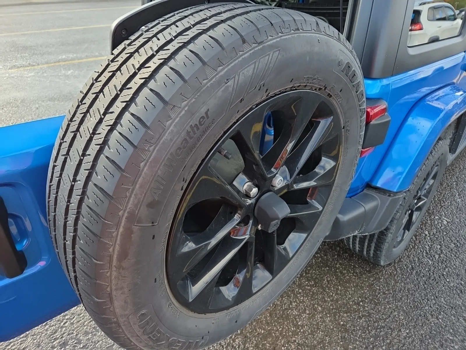 Spare Tire & Wheel Photo