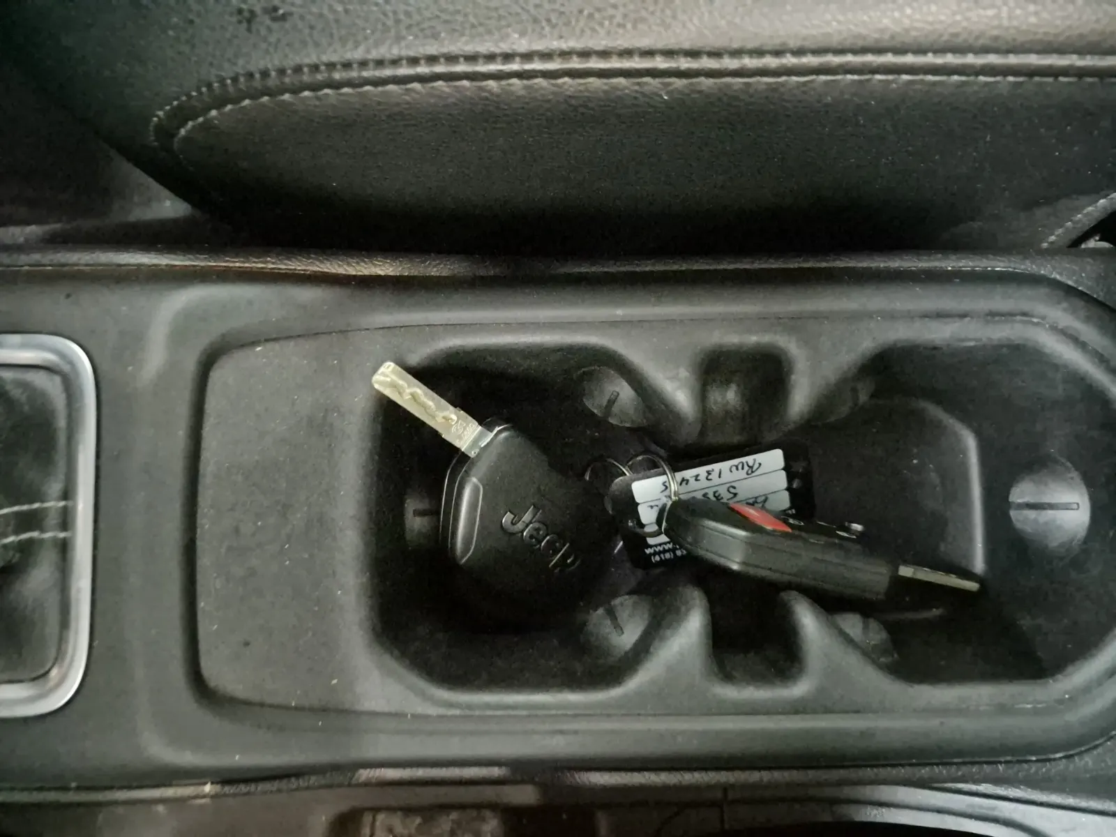 Keys/Fobs/Manual Photo