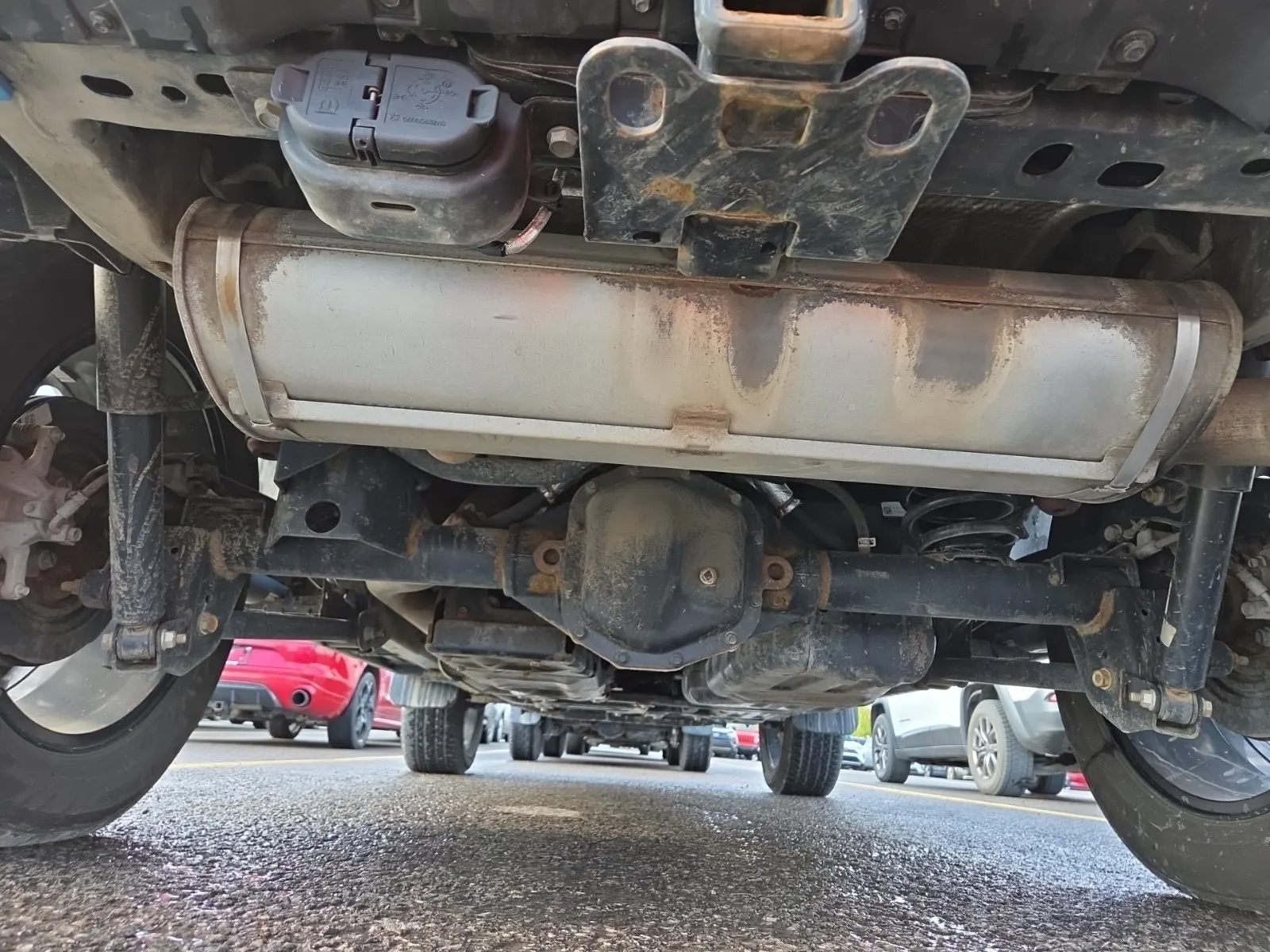 Undercarriage - Rear Photo
