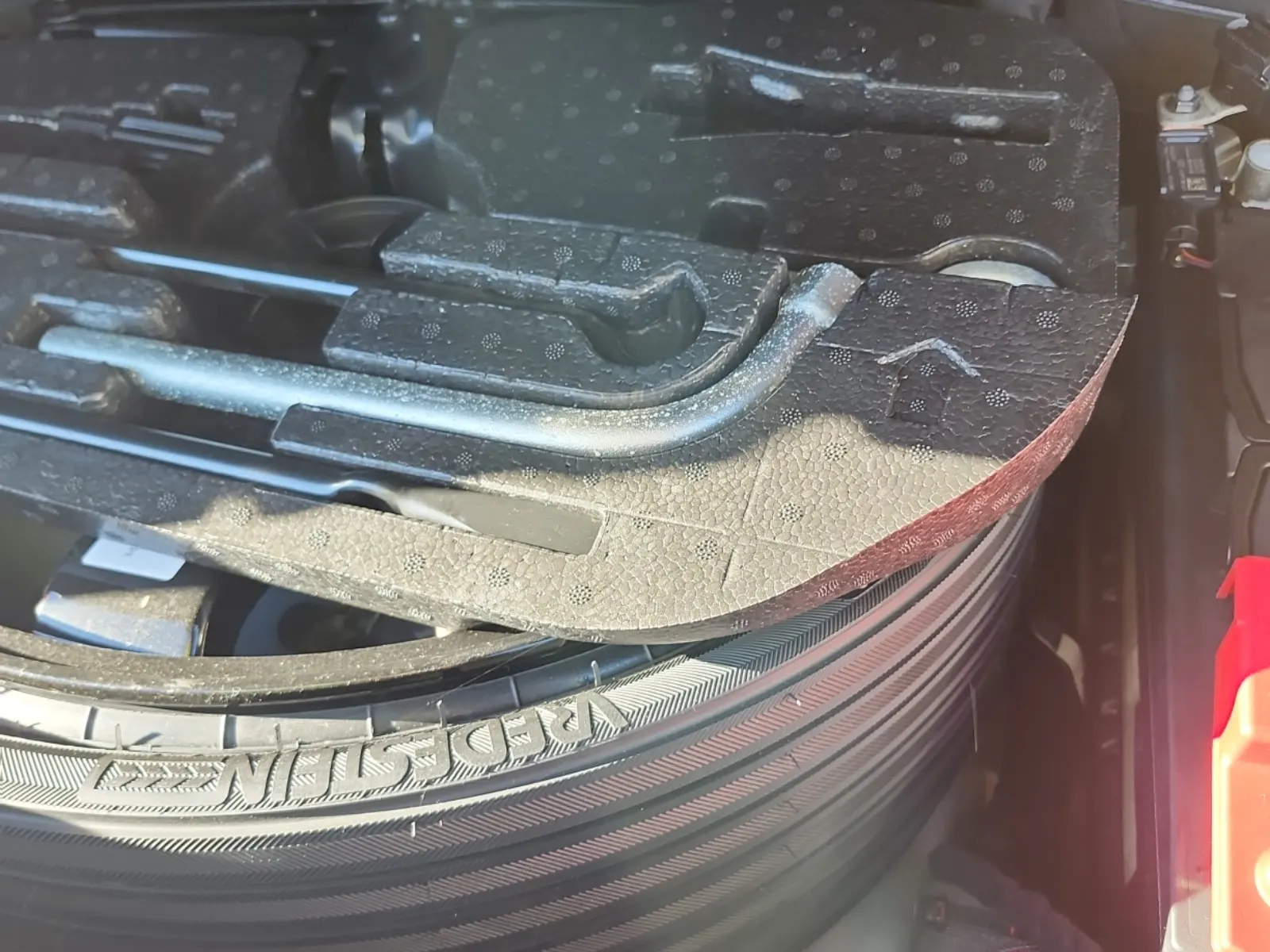 Spare Tire & Wheel Photo