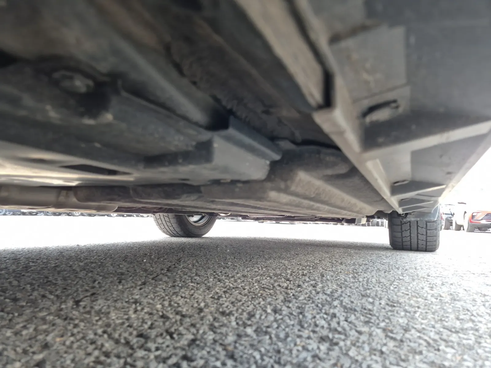Undercarriage - Passenger Photo
