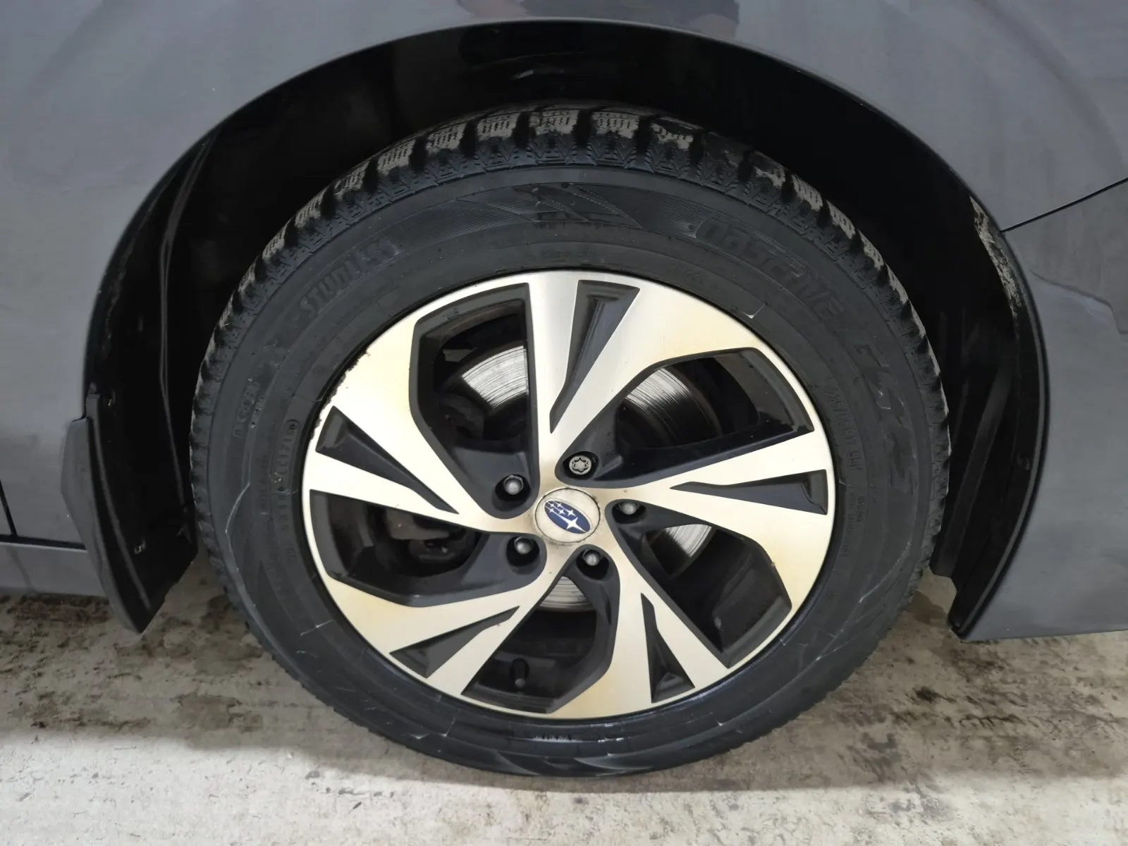 Right Front Wheel/Tire Photo