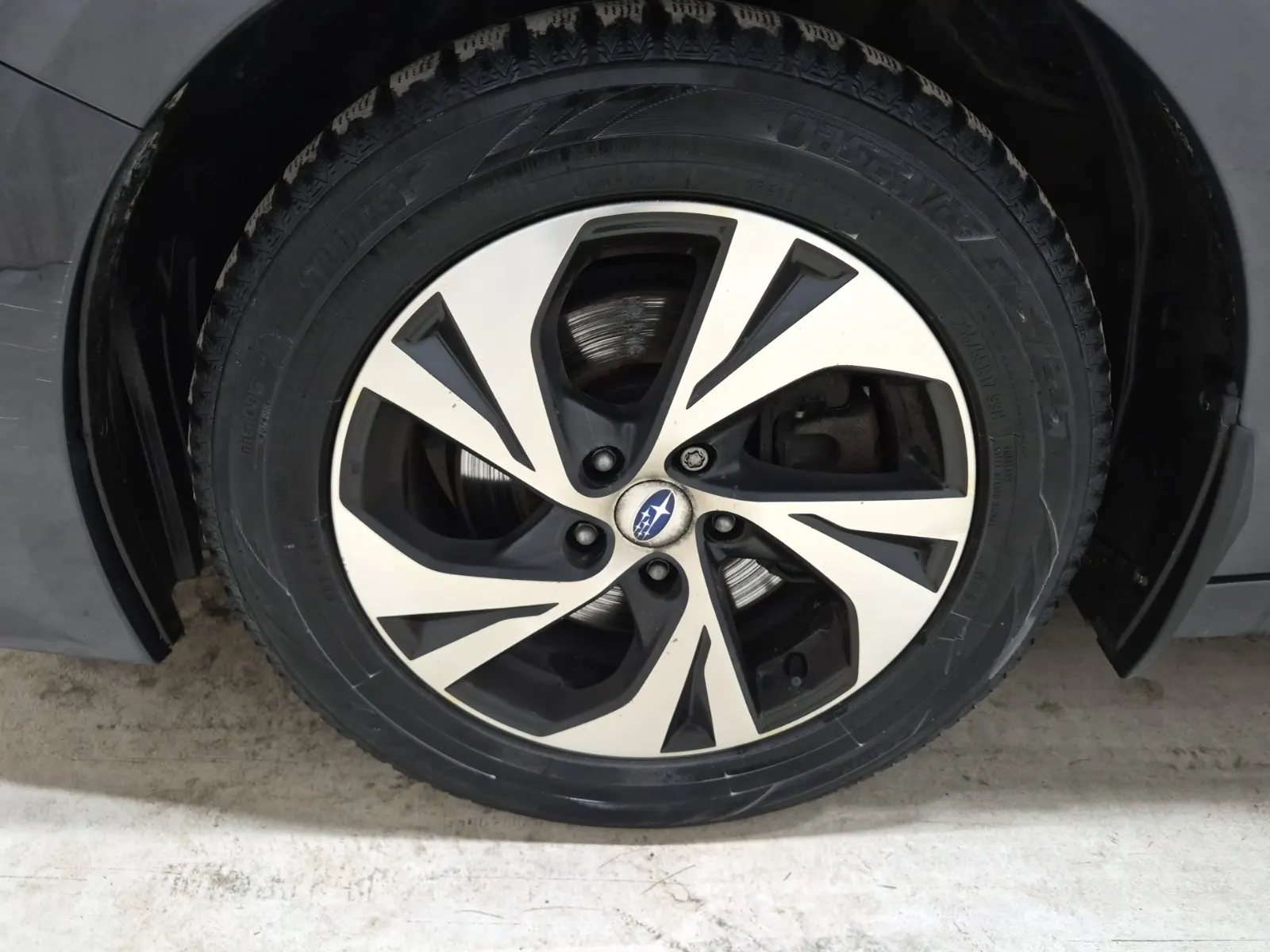 Front driver wheel/tire photo