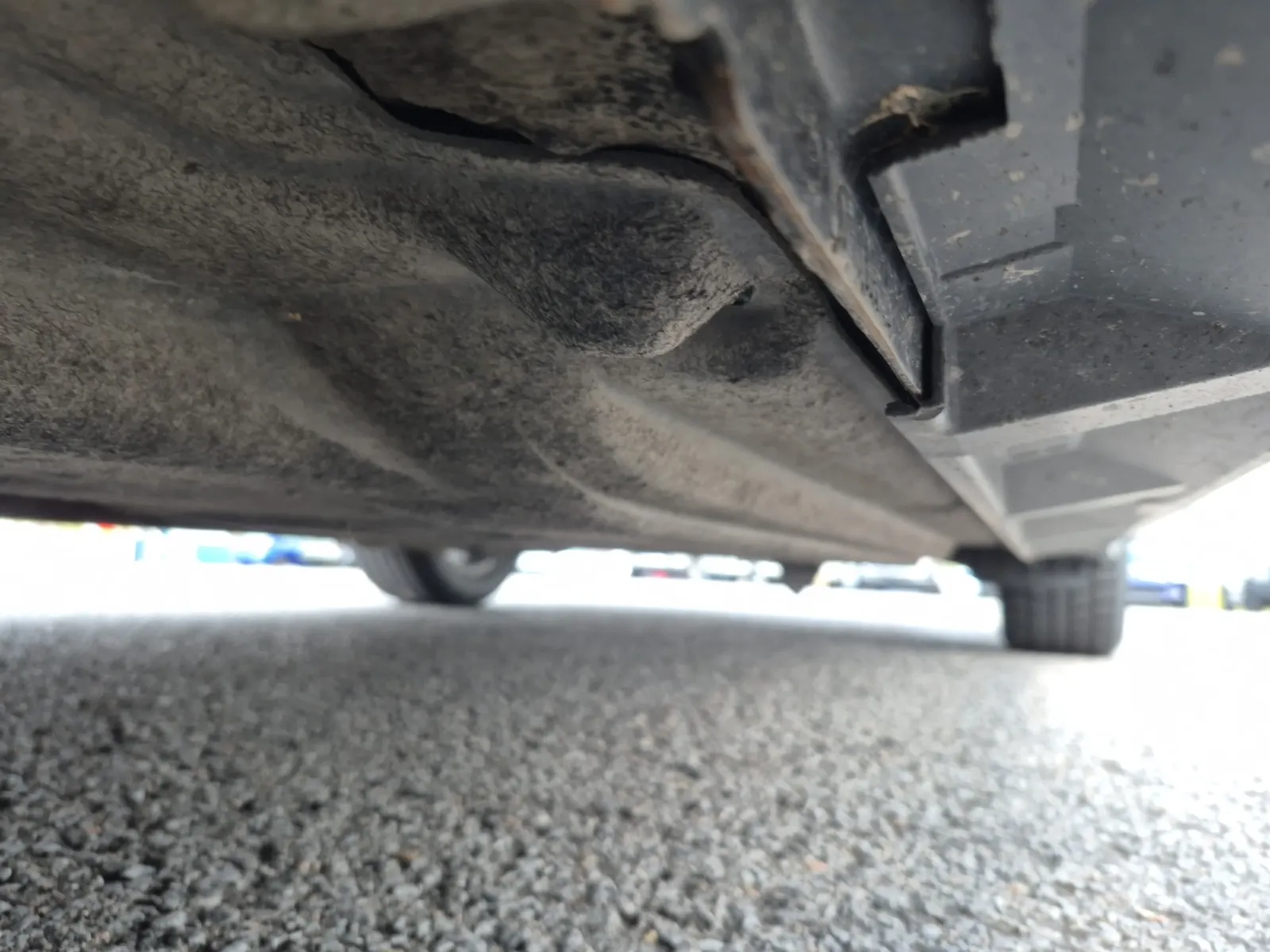 Undercarriage - Driver Photo