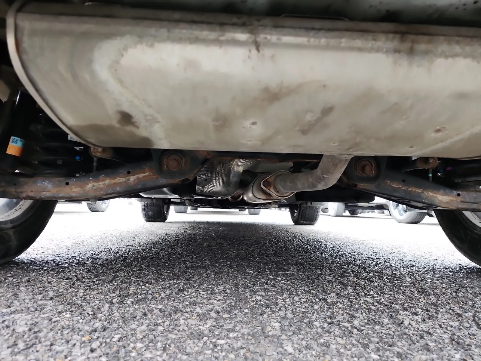Undercarriage - Rear Photo