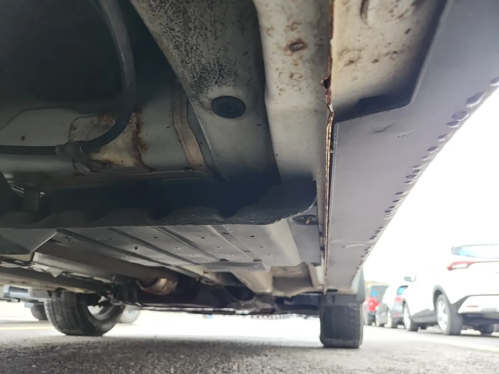 Undercarriage - Passenger Photo