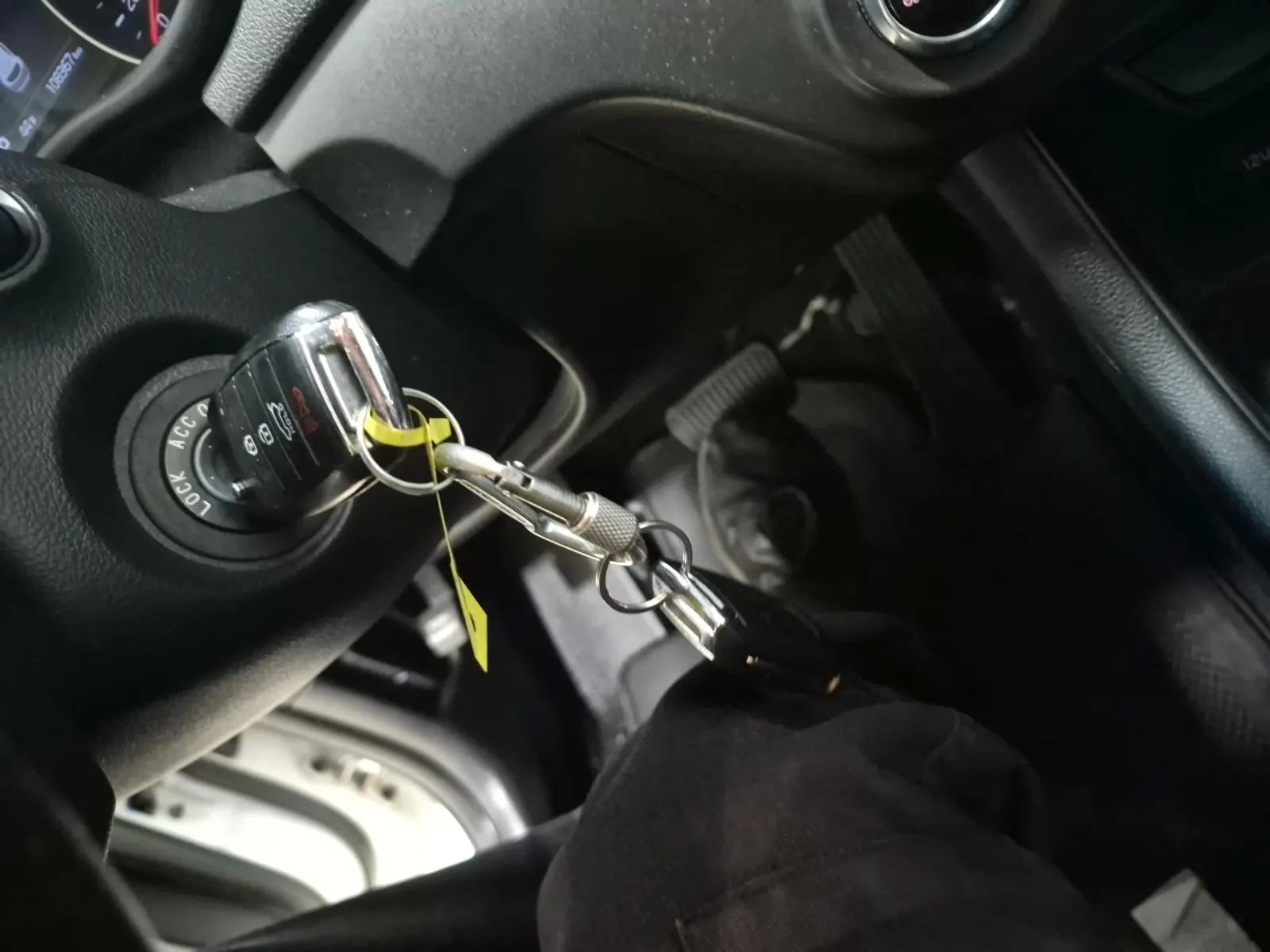 Keys/Fobs/Manual Photo