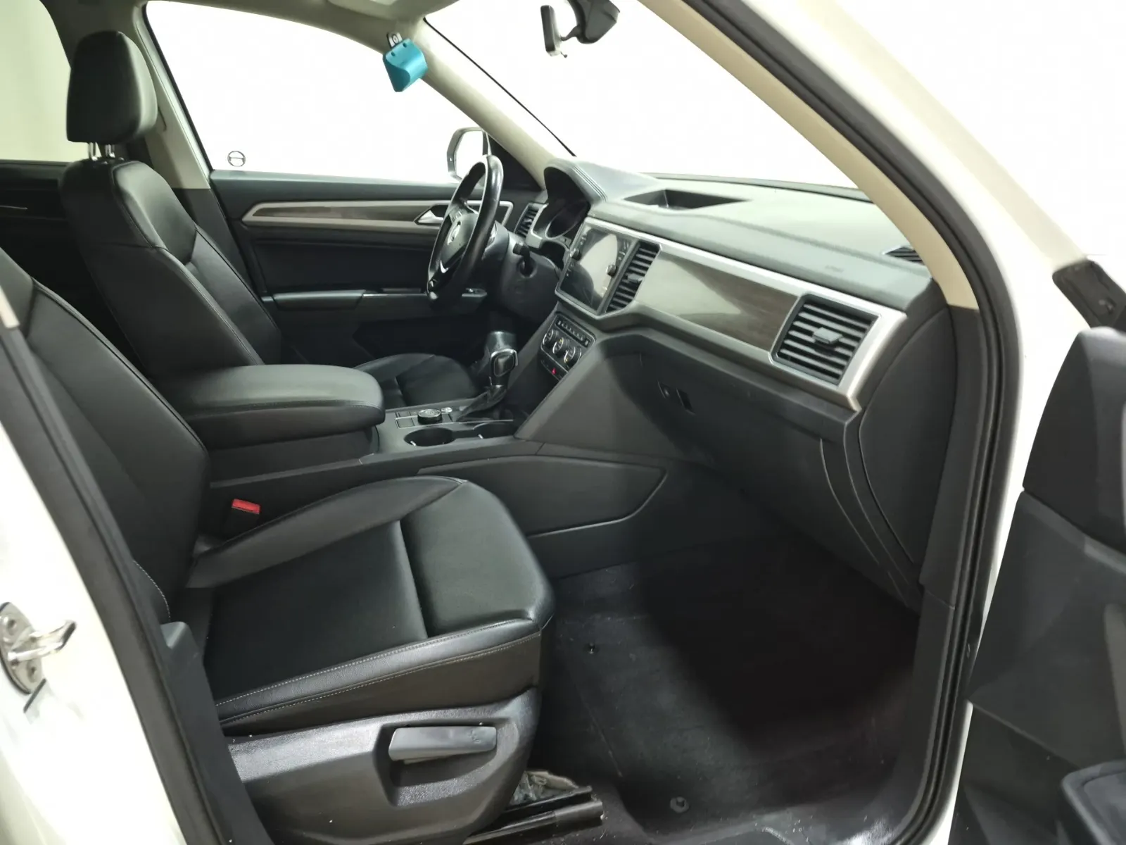 Right Side Interior Photo