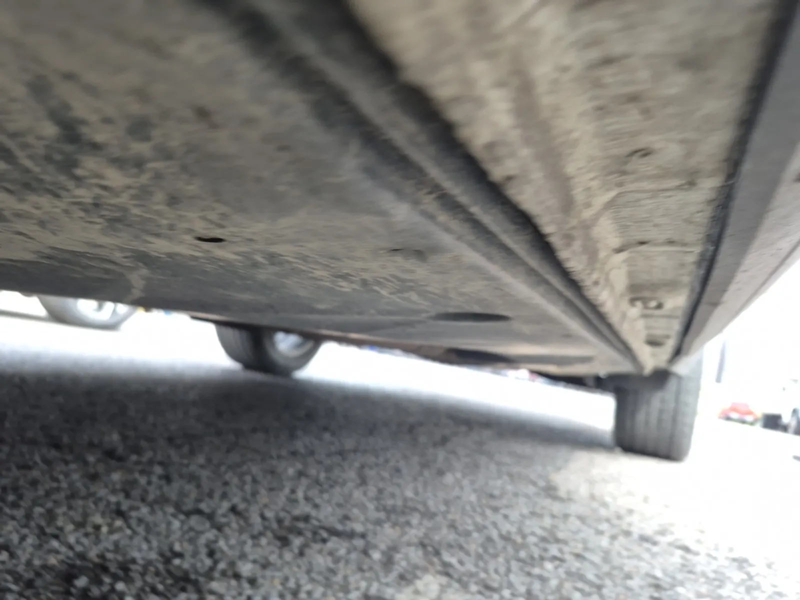 Undercarriage - Driver Photo