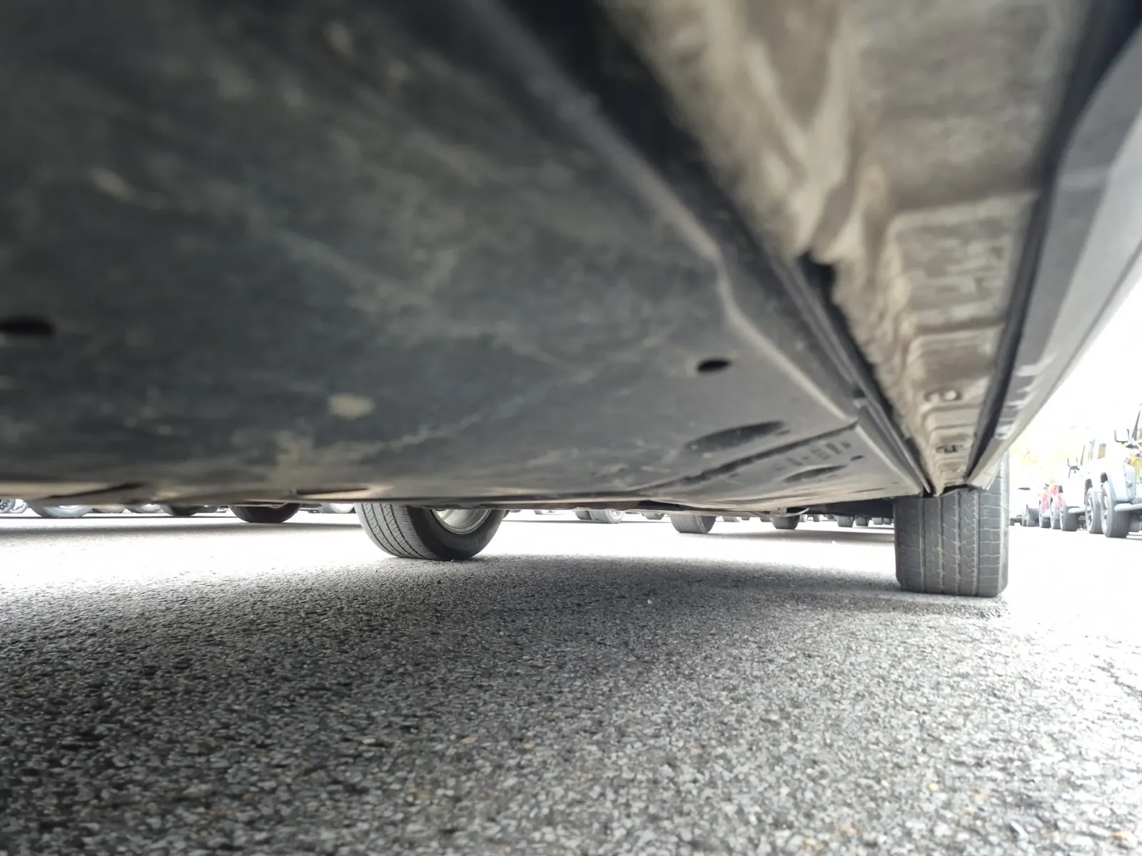Undercarriage - Passenger Photo