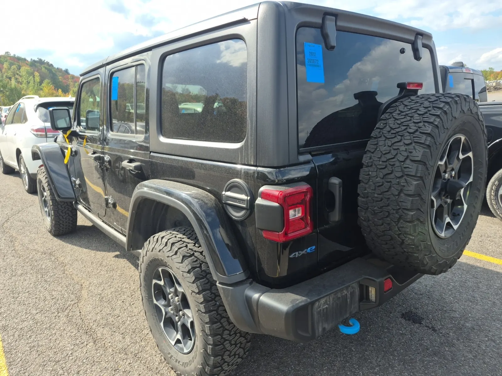 Driver Rear 3/4 Photo