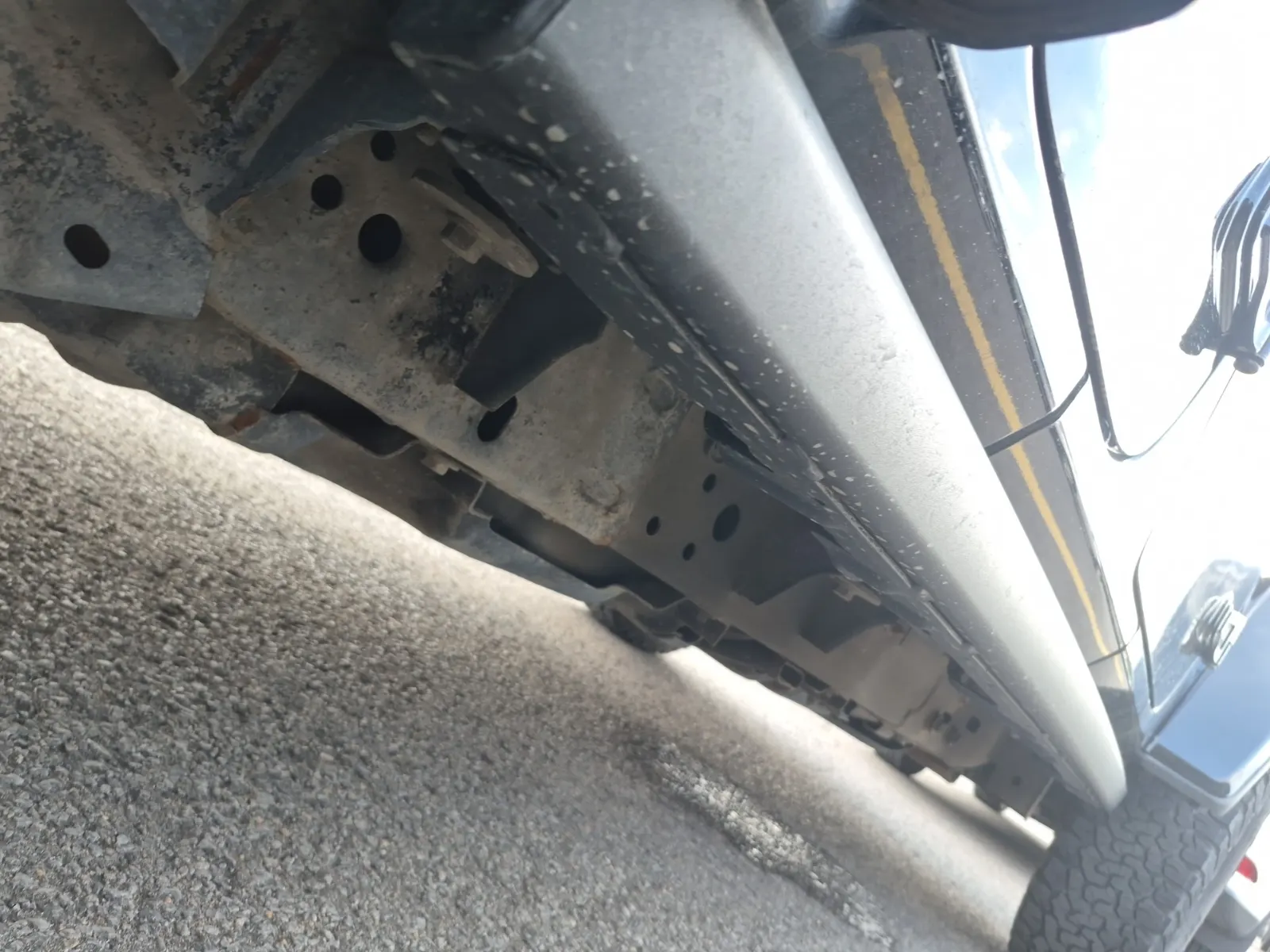Undercarriage - Passenger Photo