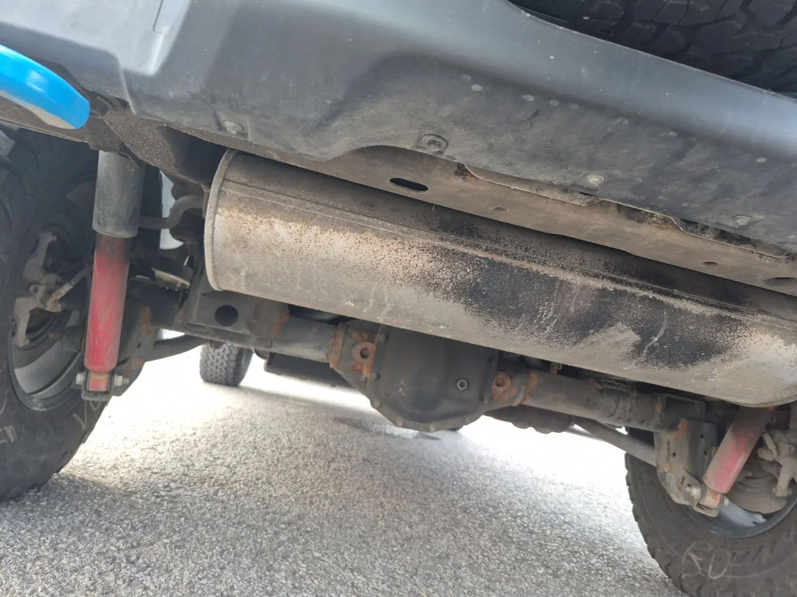 Undercarriage - Rear Photo