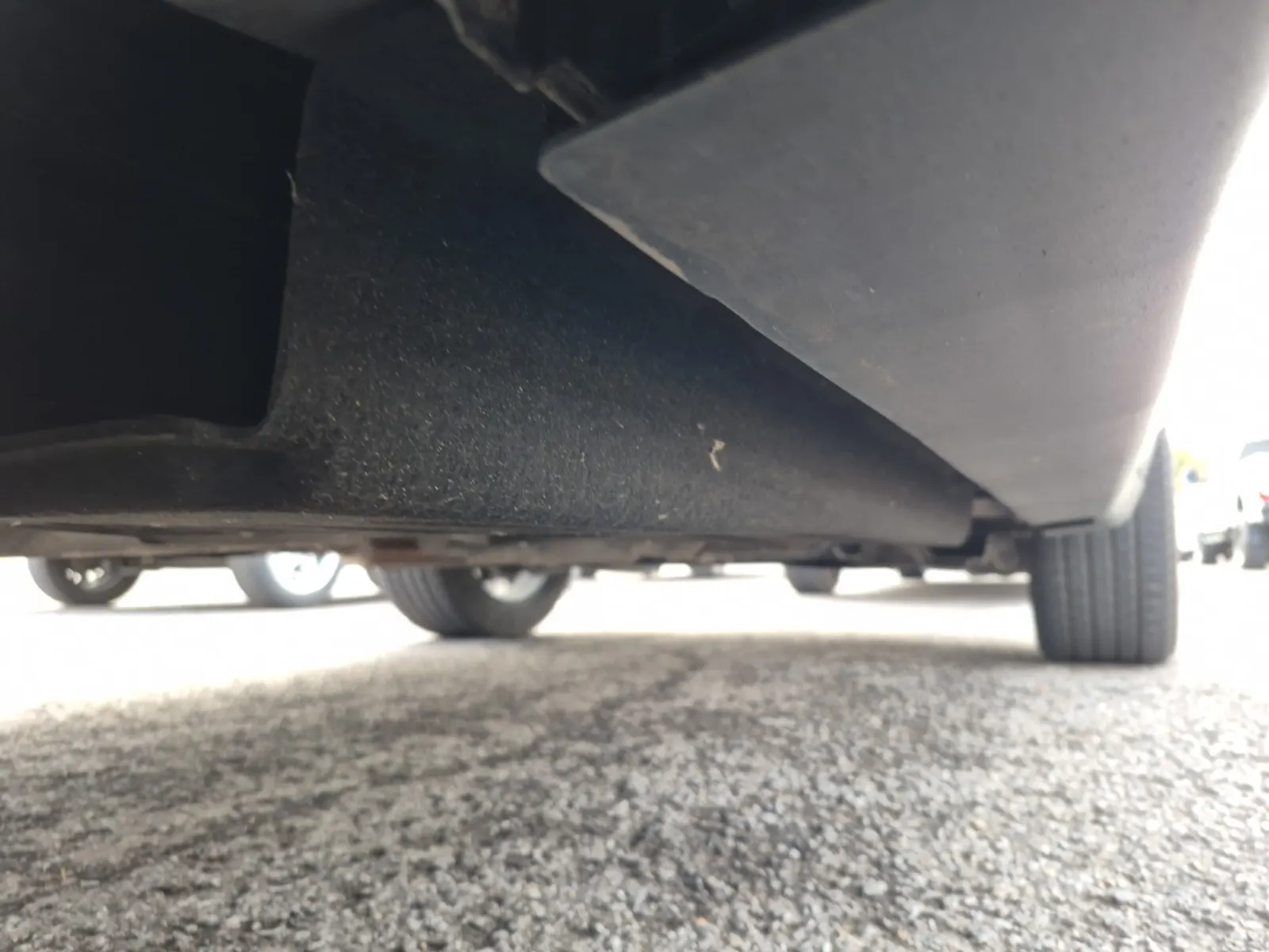 Undercarriage - Passenger Photo