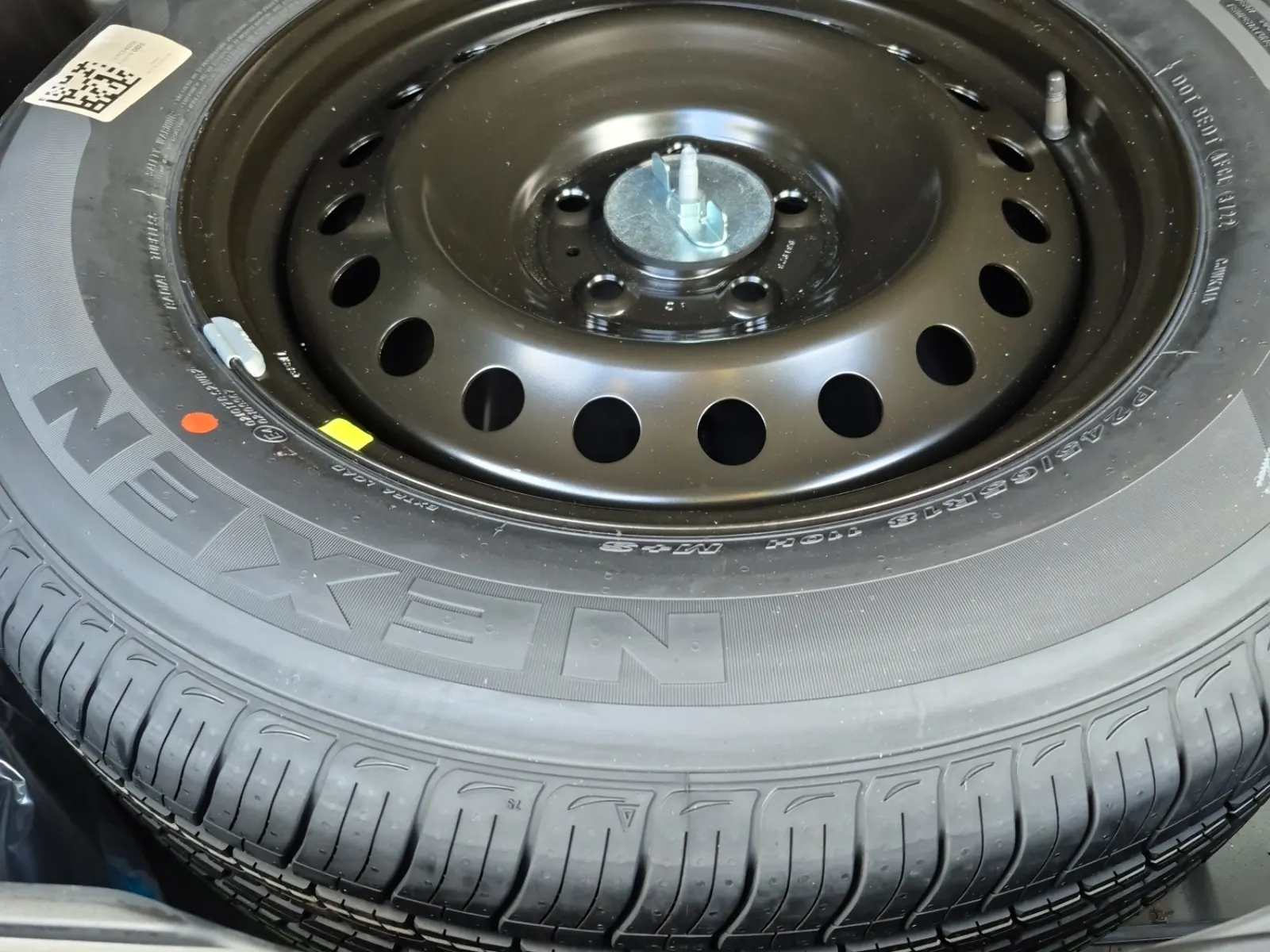 Spare Tire & Wheel Photo