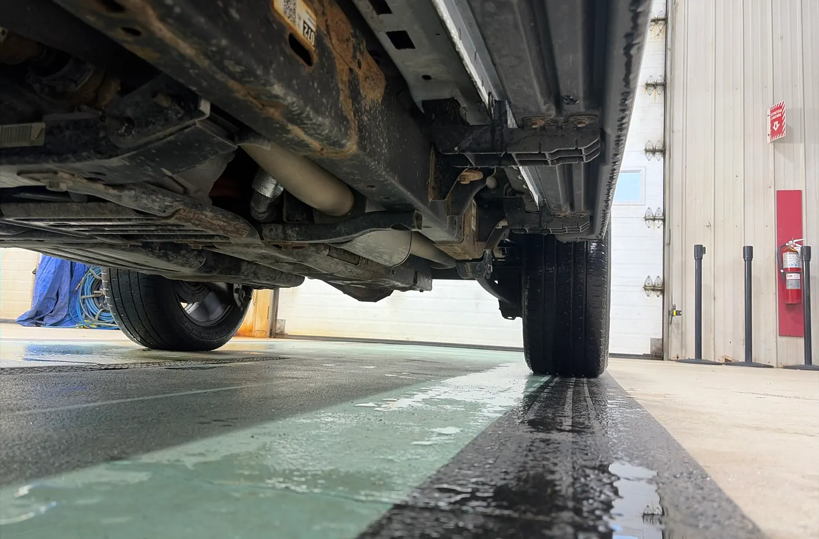 Undercarriage - Driver Photo