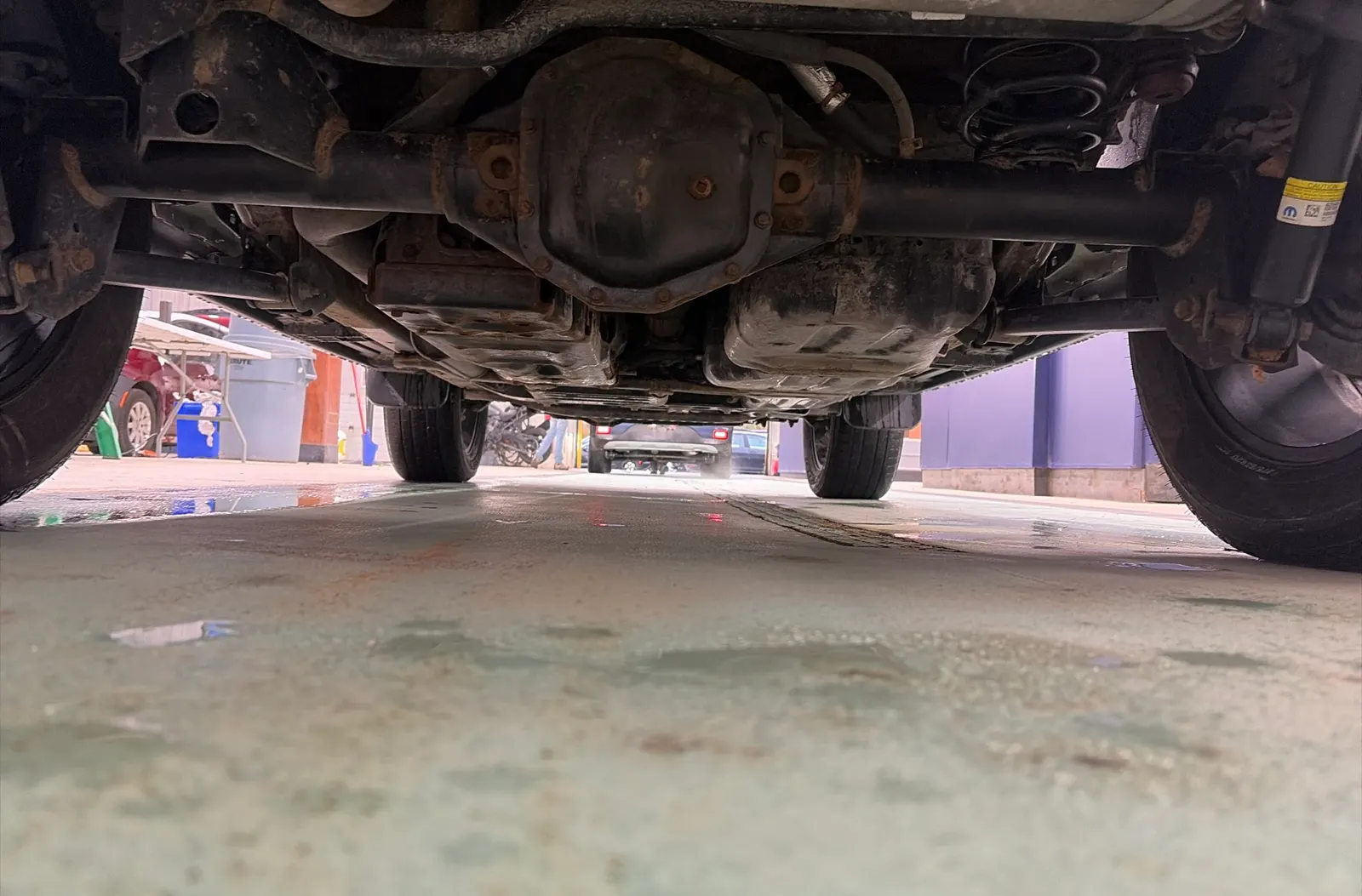 Undercarriage - Rear Photo