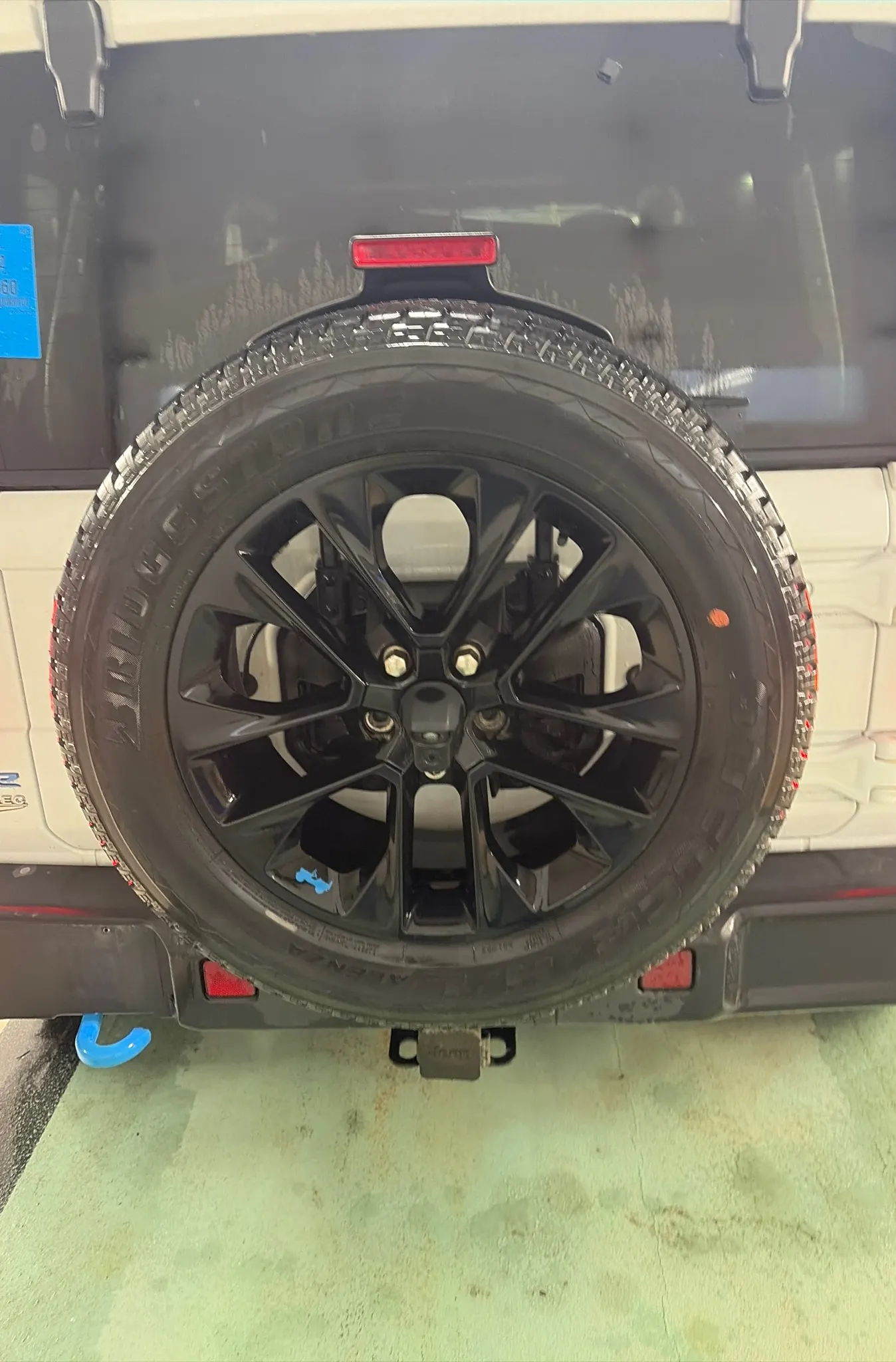 Spare Tire & Wheel Photo