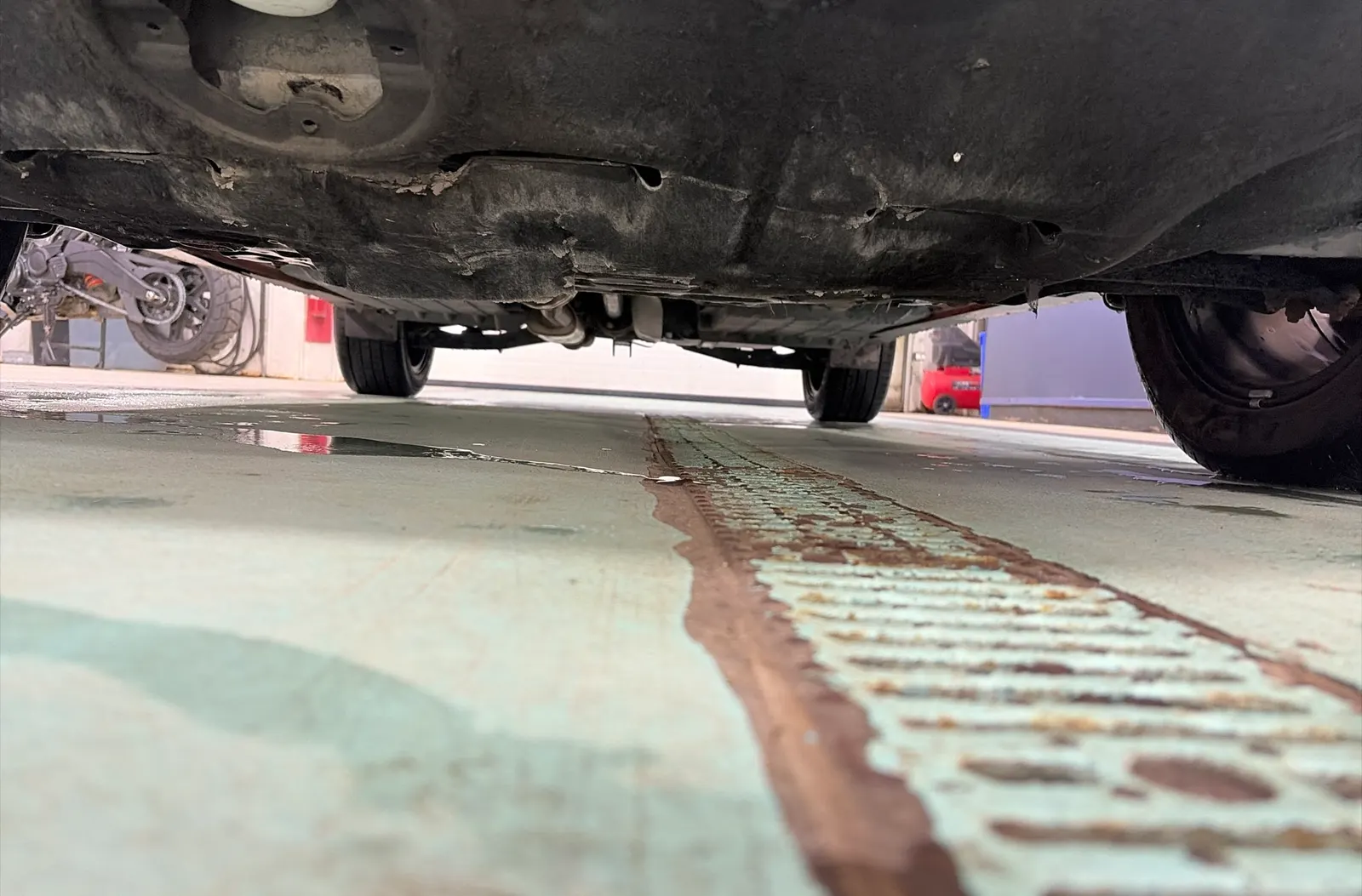 Undercarriage - Front Photo