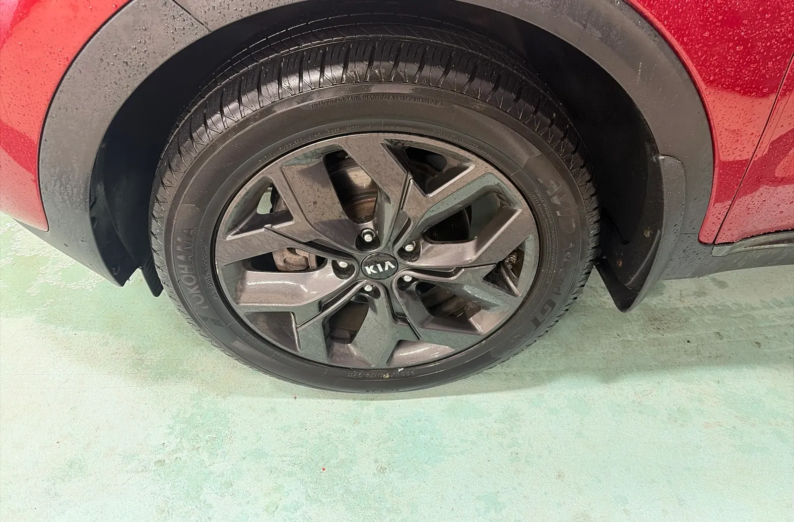 Front driver wheel/tire photo