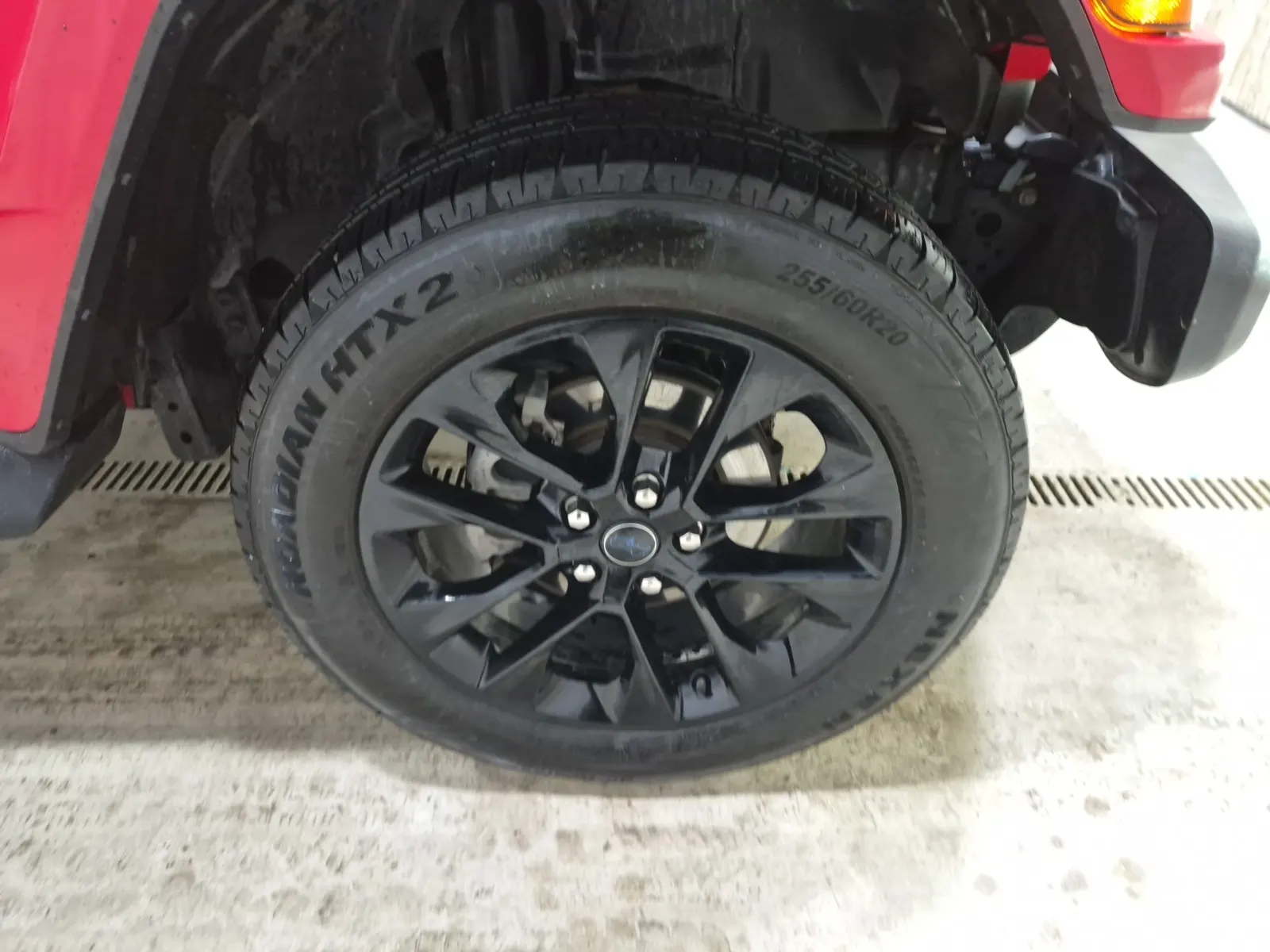 Right Front Wheel/Tire Photo
