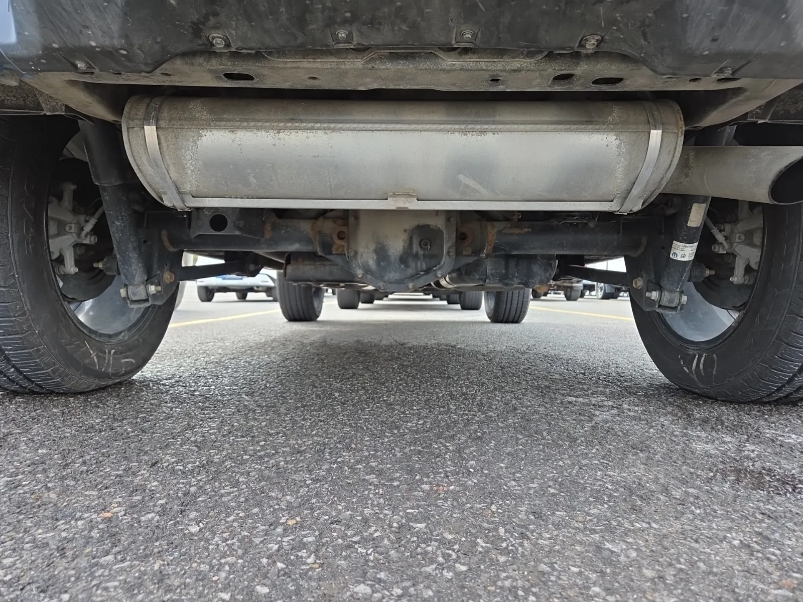 Undercarriage - Rear Photo