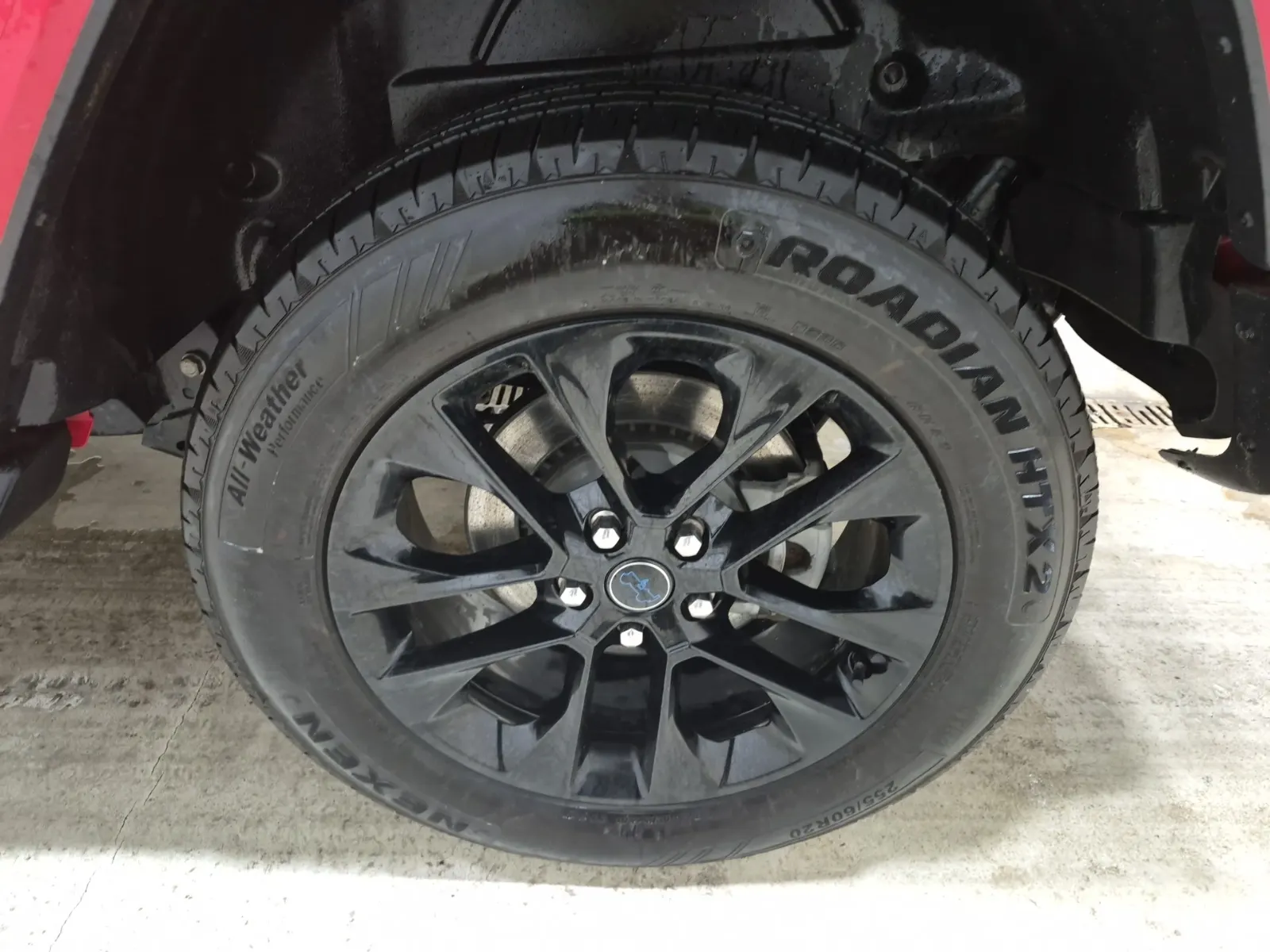Left Rear Wheel/Tire Photo