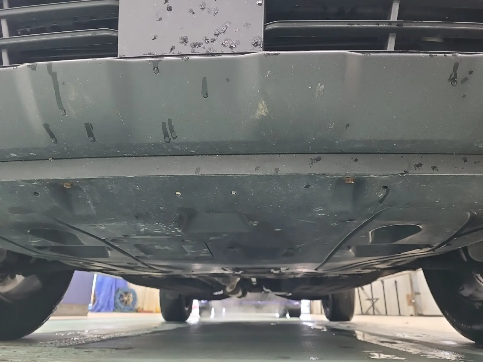 Undercarriage - Front Photo