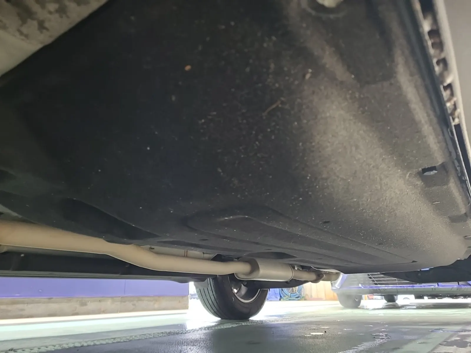 Undercarriage - Driver Photo