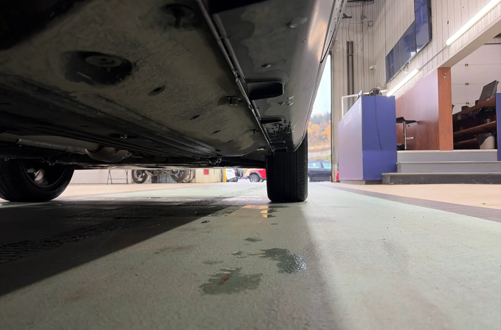Undercarriage - Passenger Photo