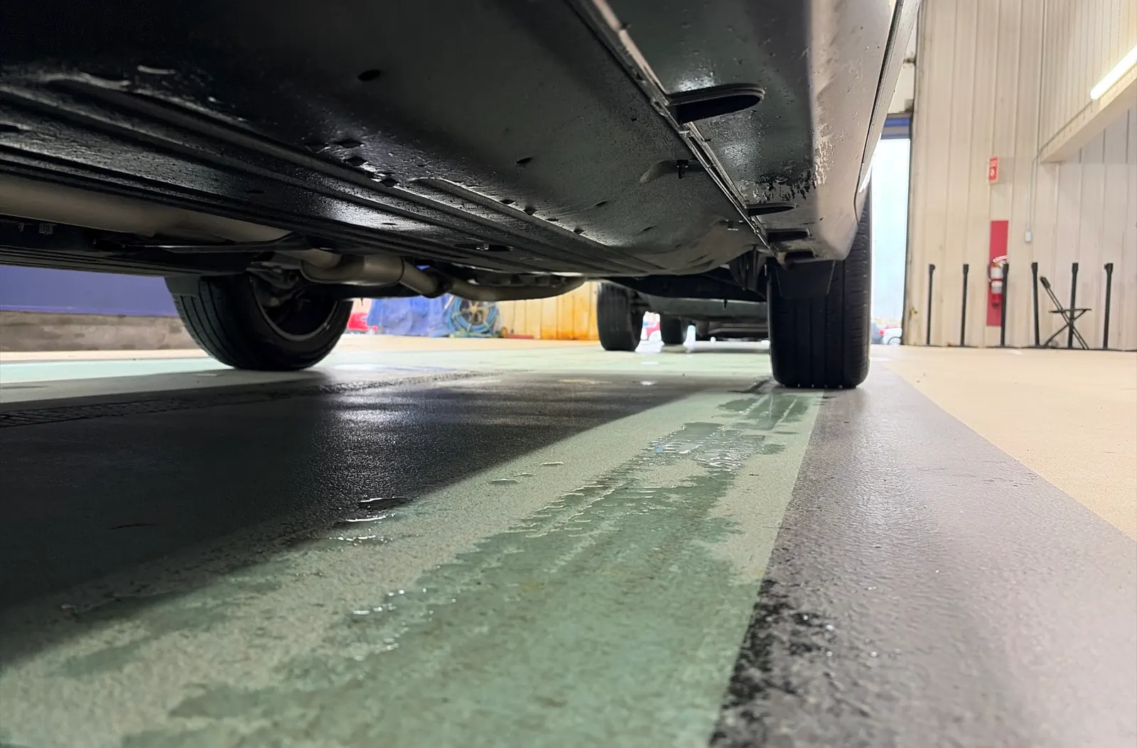 Undercarriage - Driver Photo