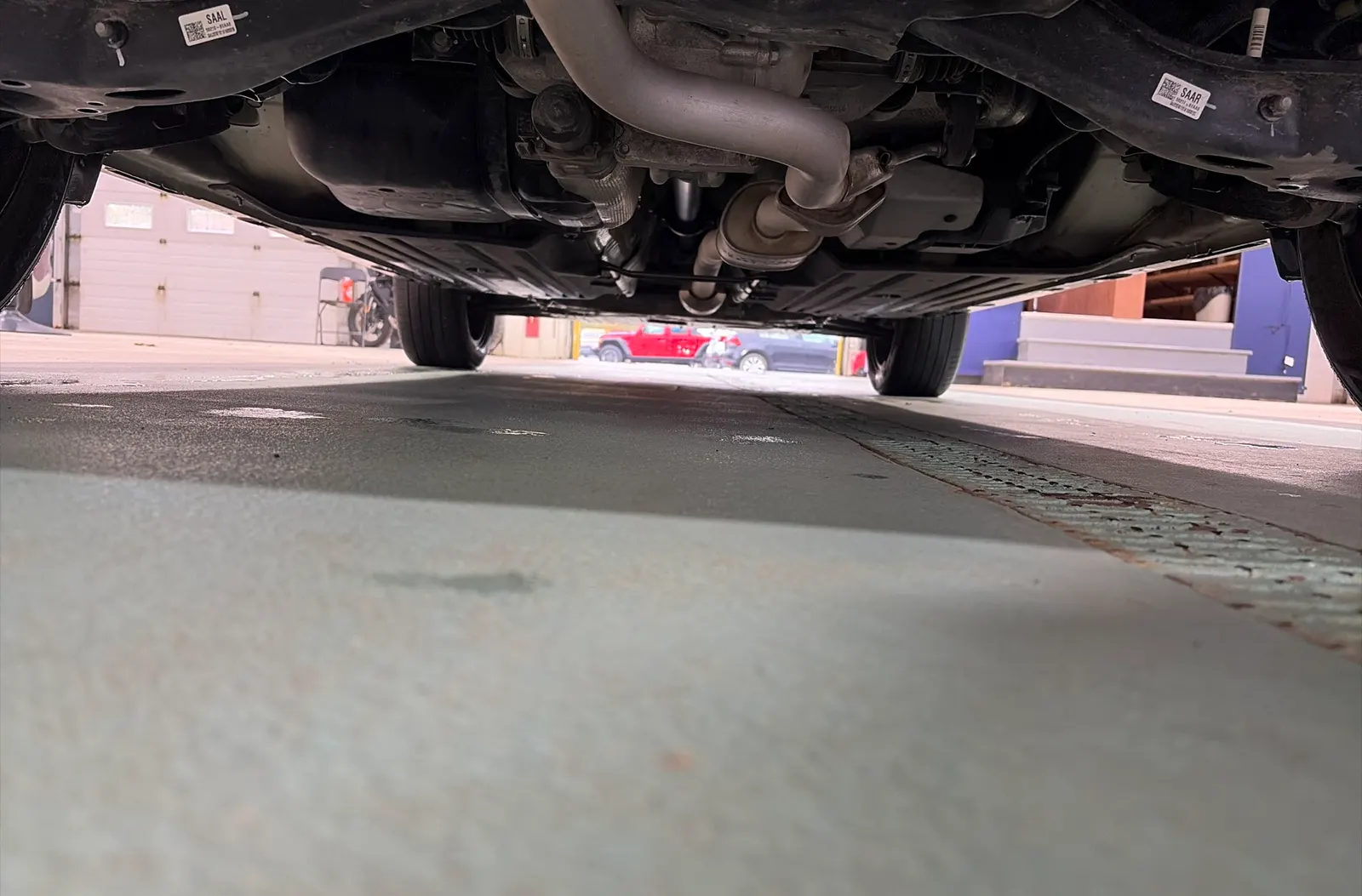 Undercarriage - Rear Photo