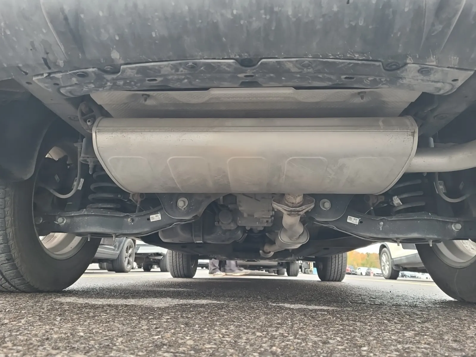 Undercarriage - Rear Photo