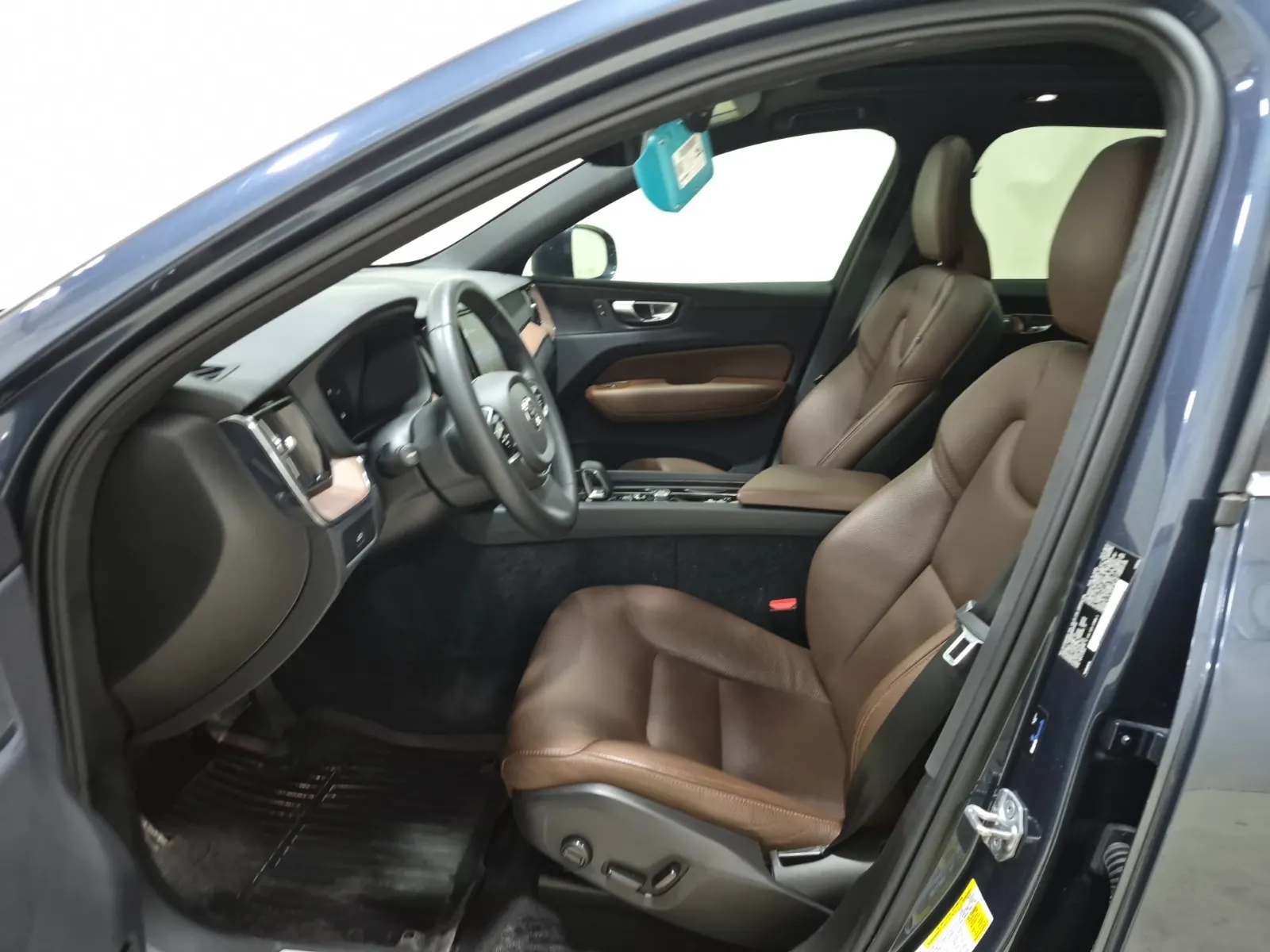 Front Interior Photo