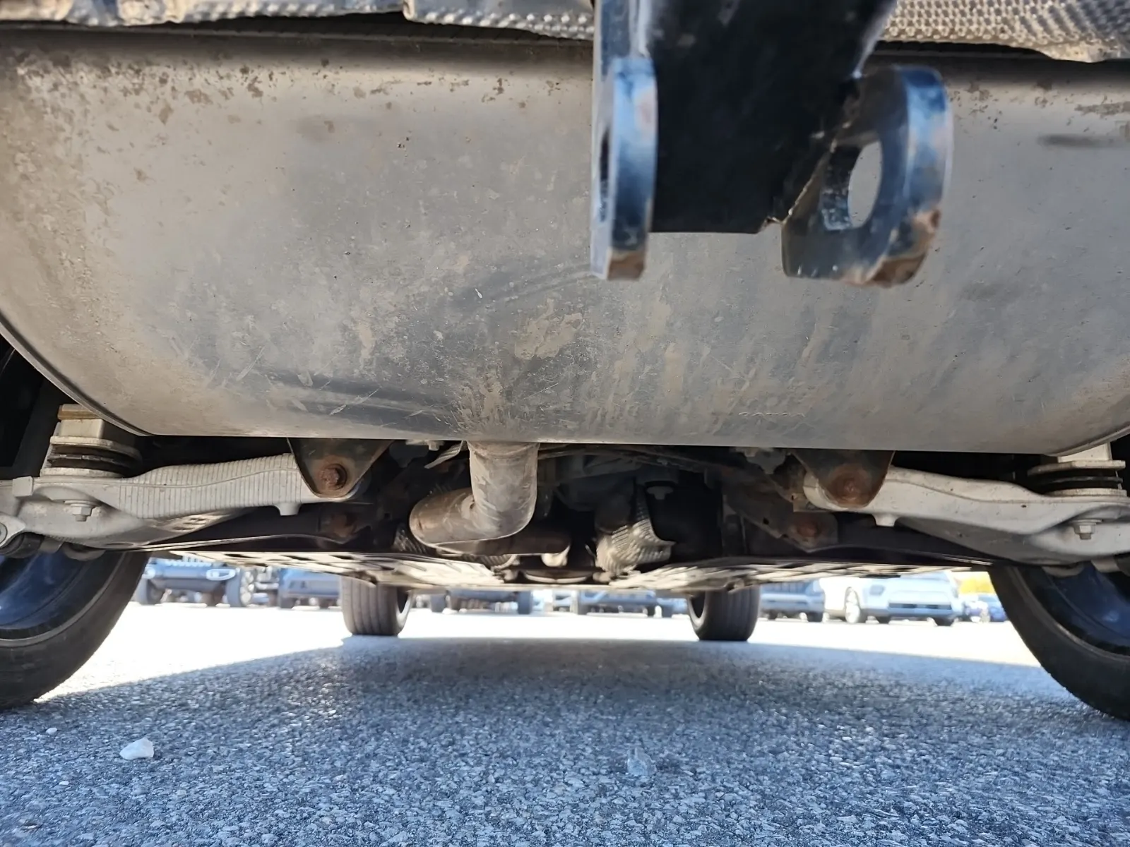 Undercarriage - Rear Photo