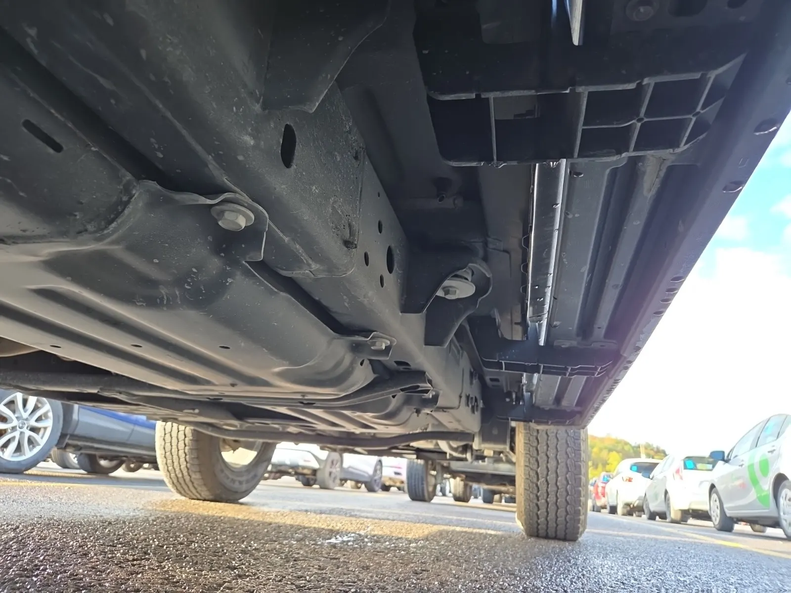 Undercarriage - Passenger Photo