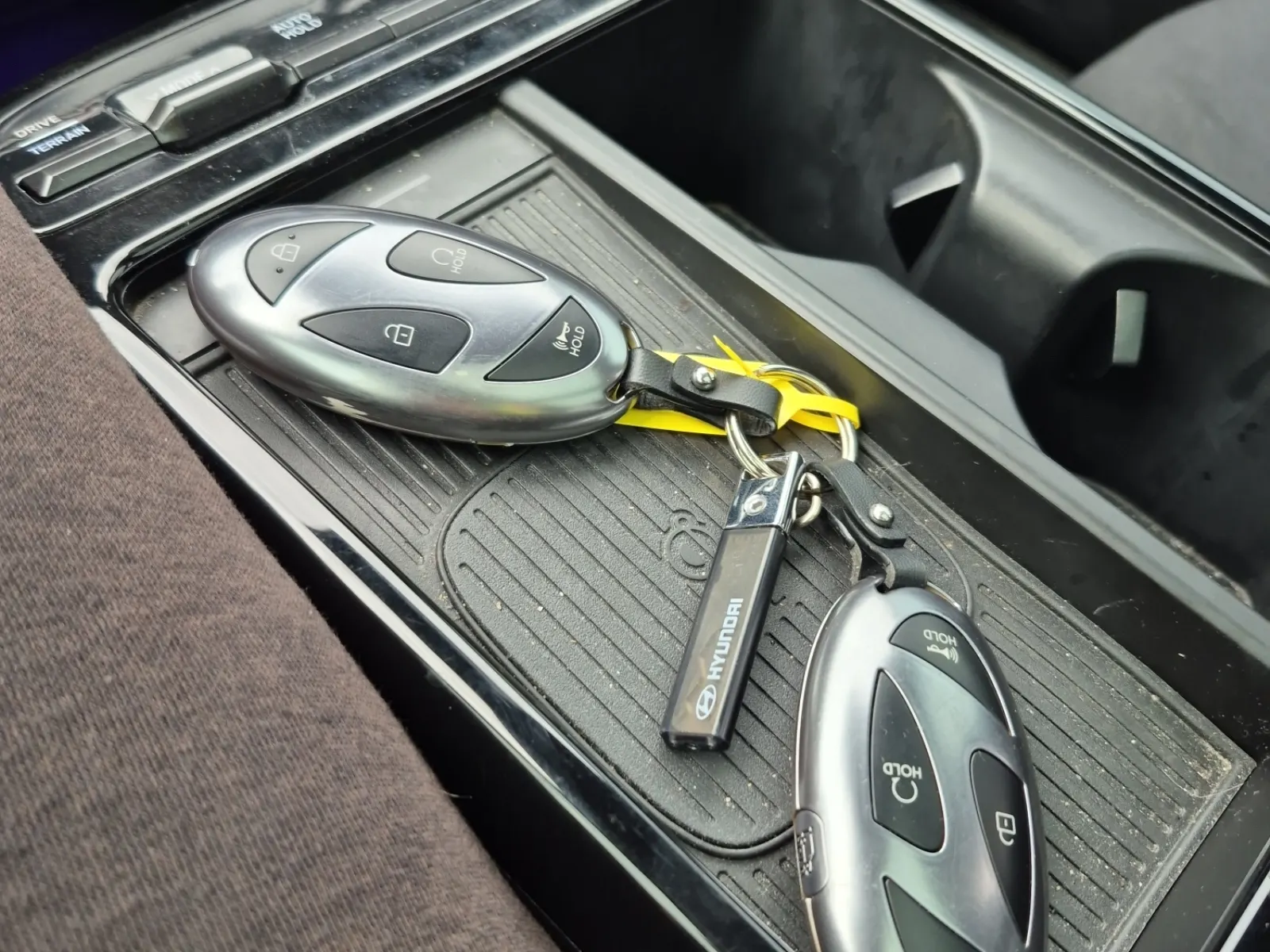 Keys/Fobs/Manual Photo