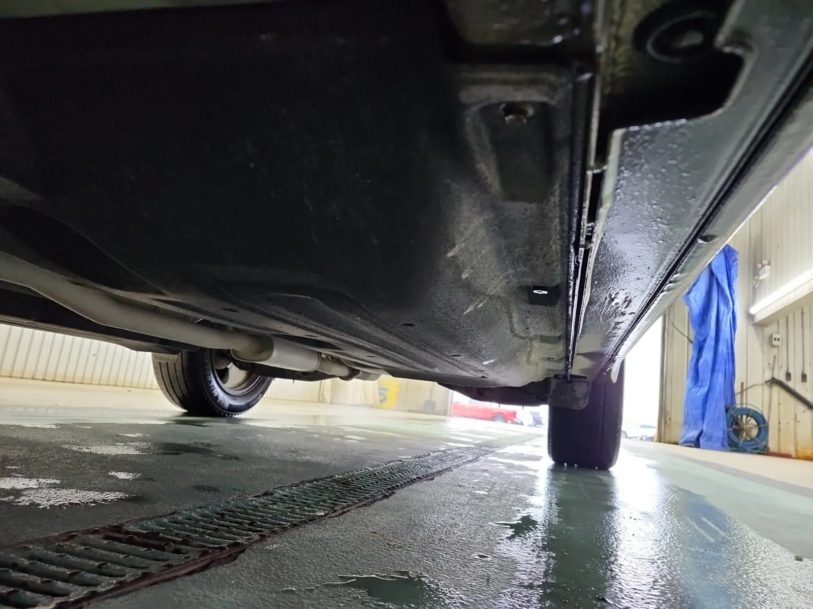 Undercarriage - Driver Photo